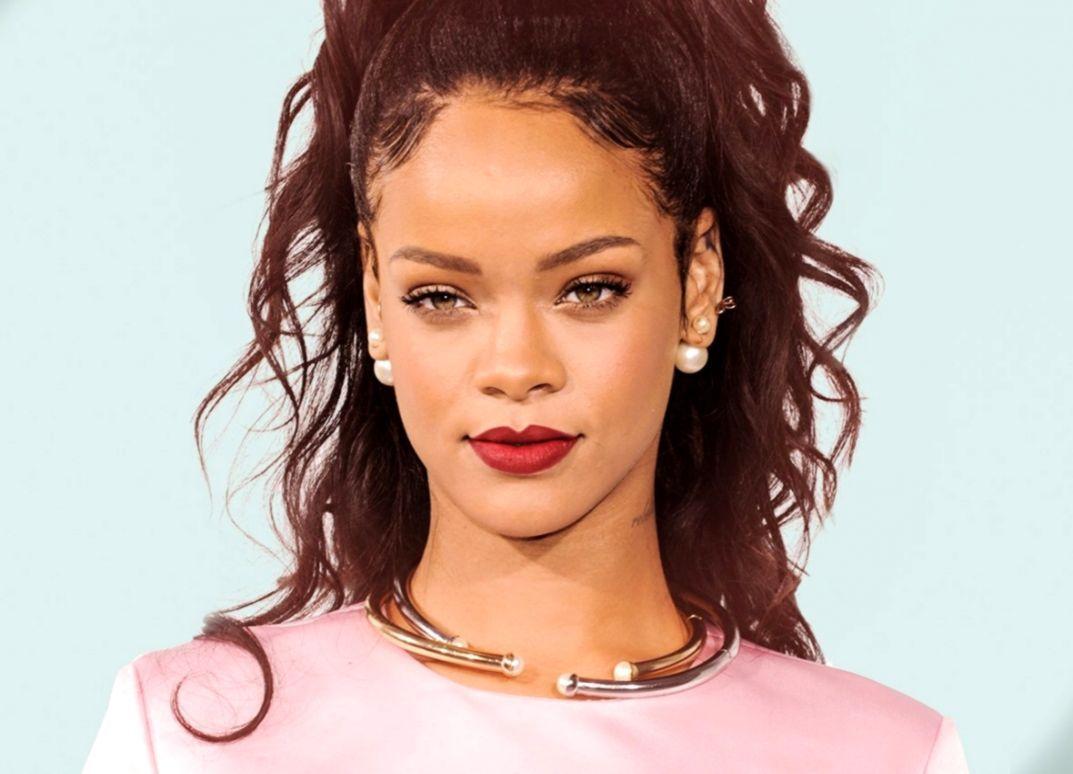 1073x774 Rihanna Wallpaper HD Free Download
