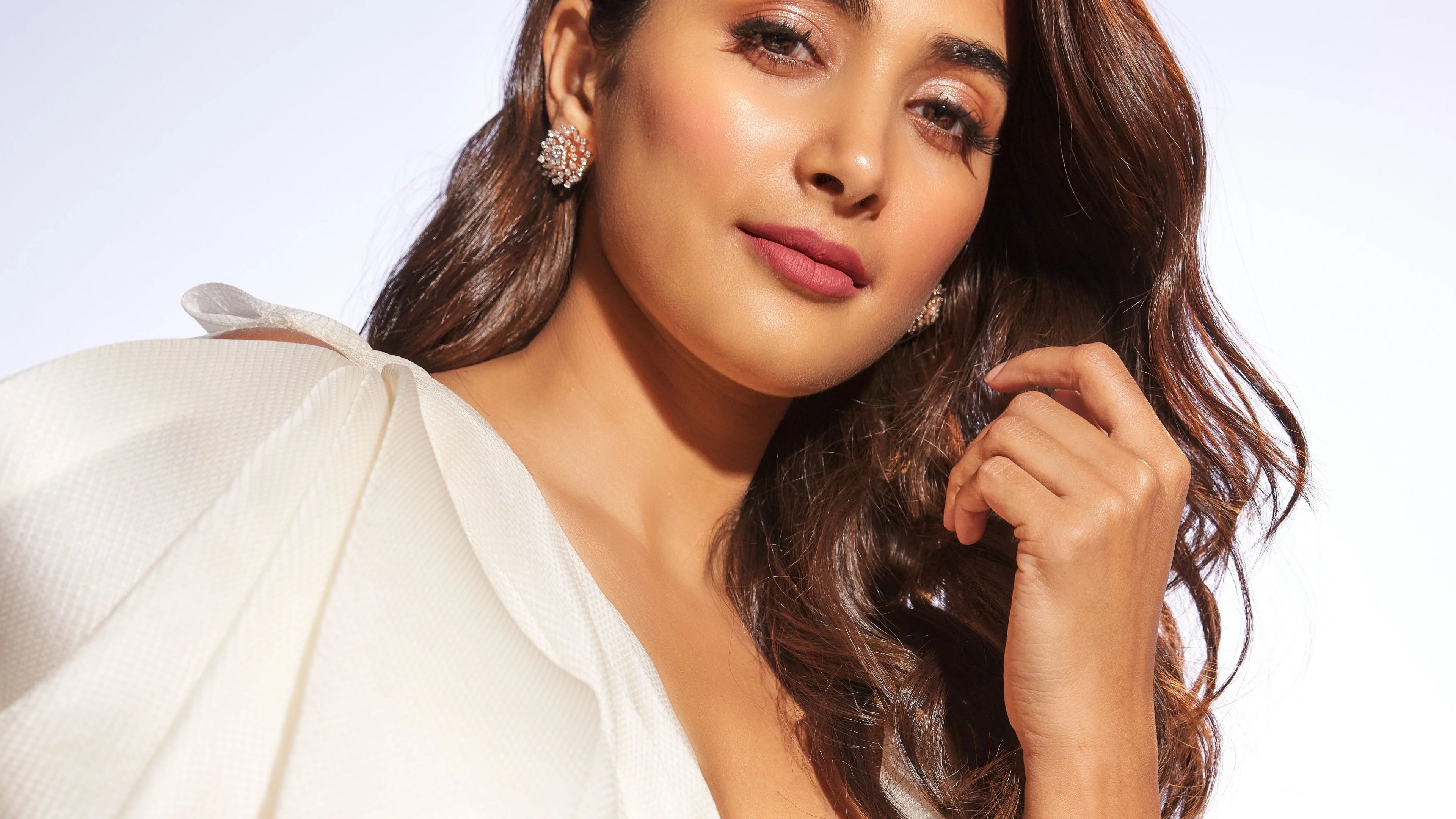 3840x2160 Pooja Hegde Wallpaper 4K, Bollywood