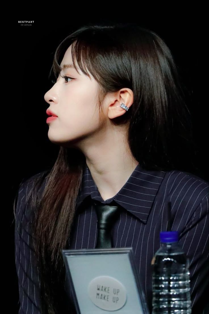 736x1103 An Yujin