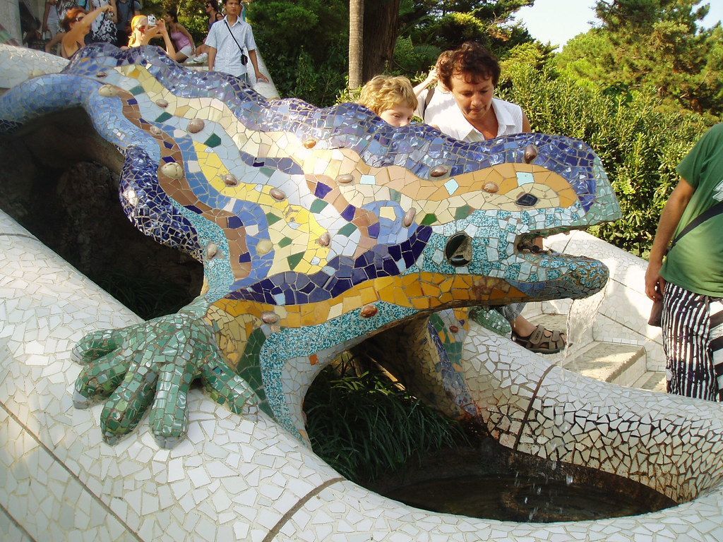 1024x768 Gaudi's Dragon, Guell Park, Barcelona