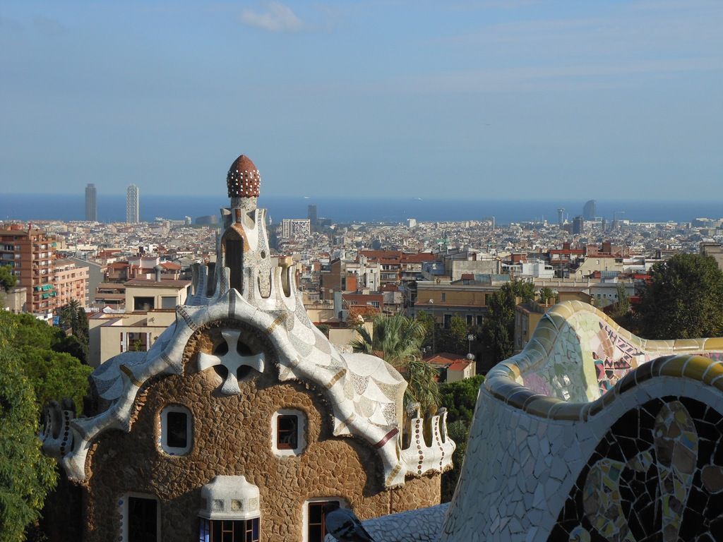 1024x768 Parc Güell: Gaudi's vision in the hills