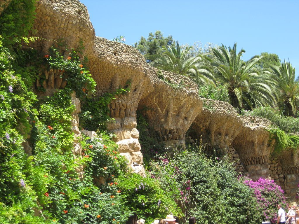 1024x768 The Garden Wanderer: Park Güell, Barcelona