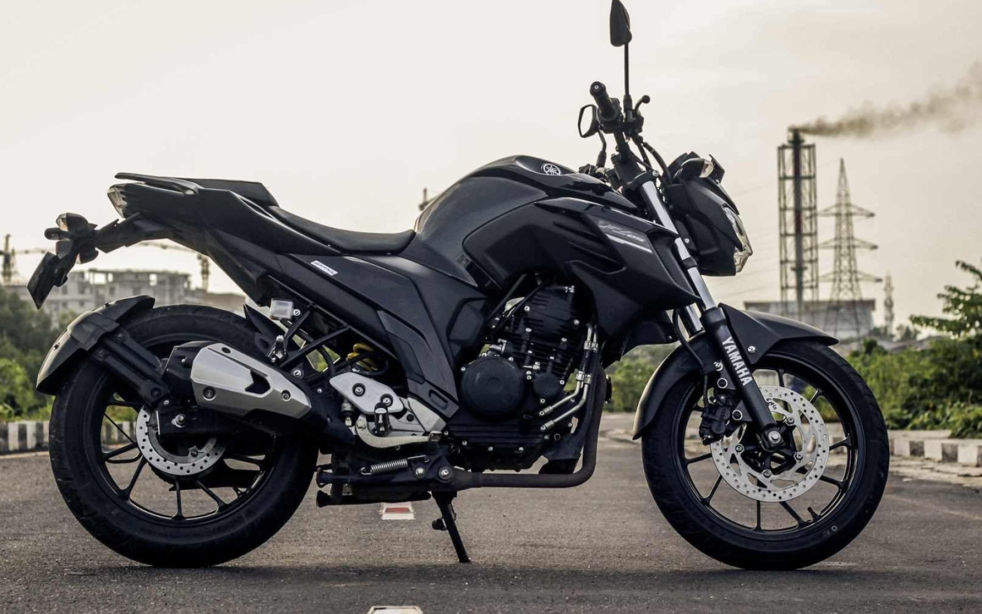 2000x1250 Yamaha FZ 25 Wallpaper 12 image