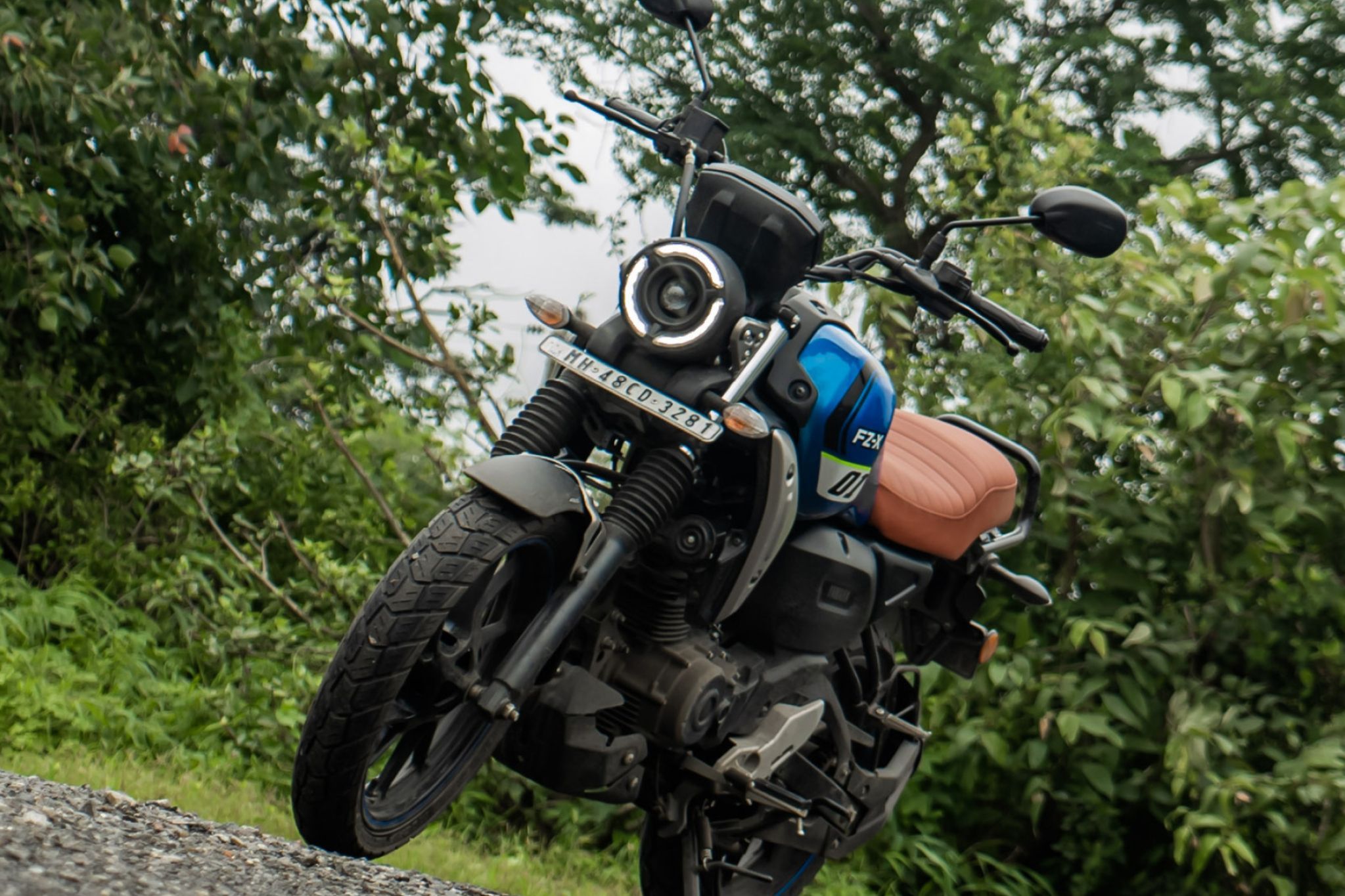 2047x1365 Yamaha FZ X Wallpaper