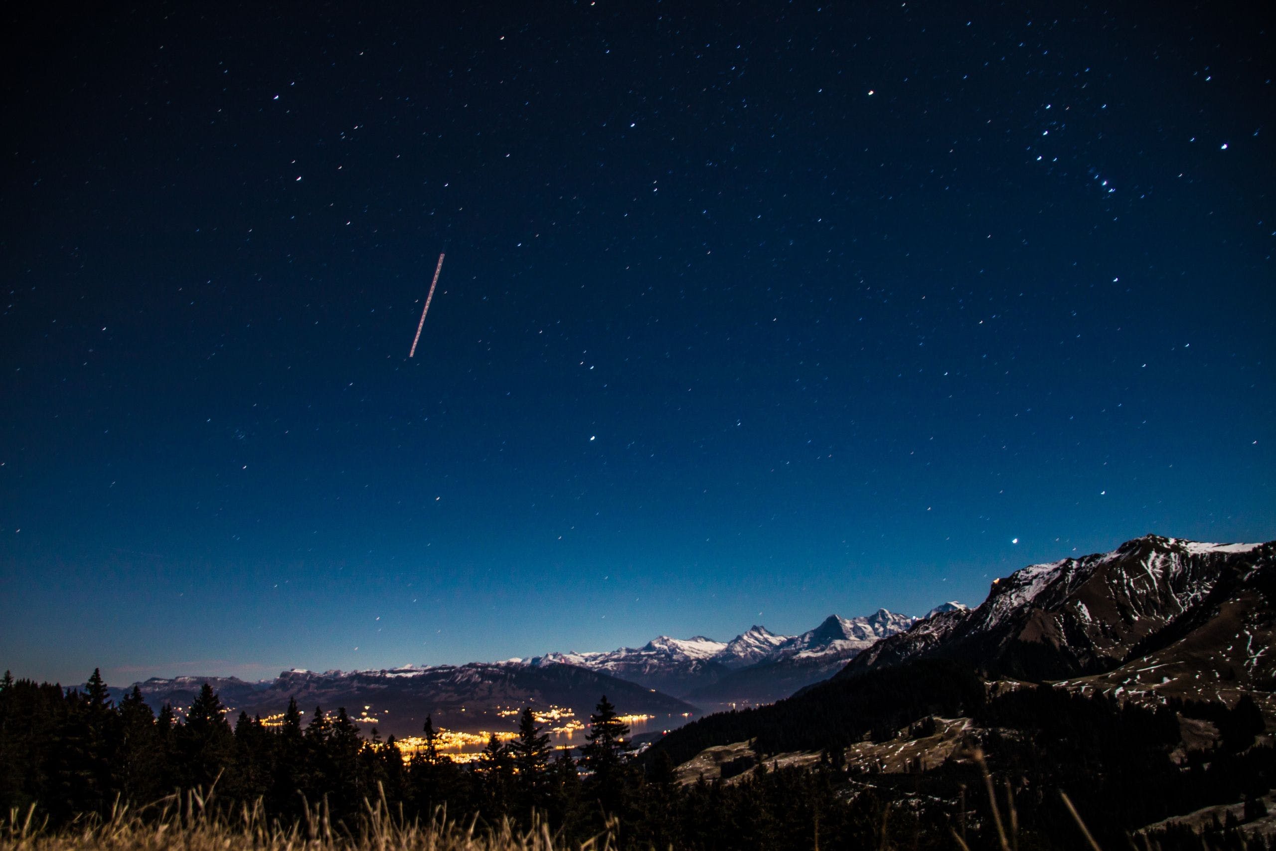 2560x1707 HD Mountain Sky Night Wallpaper