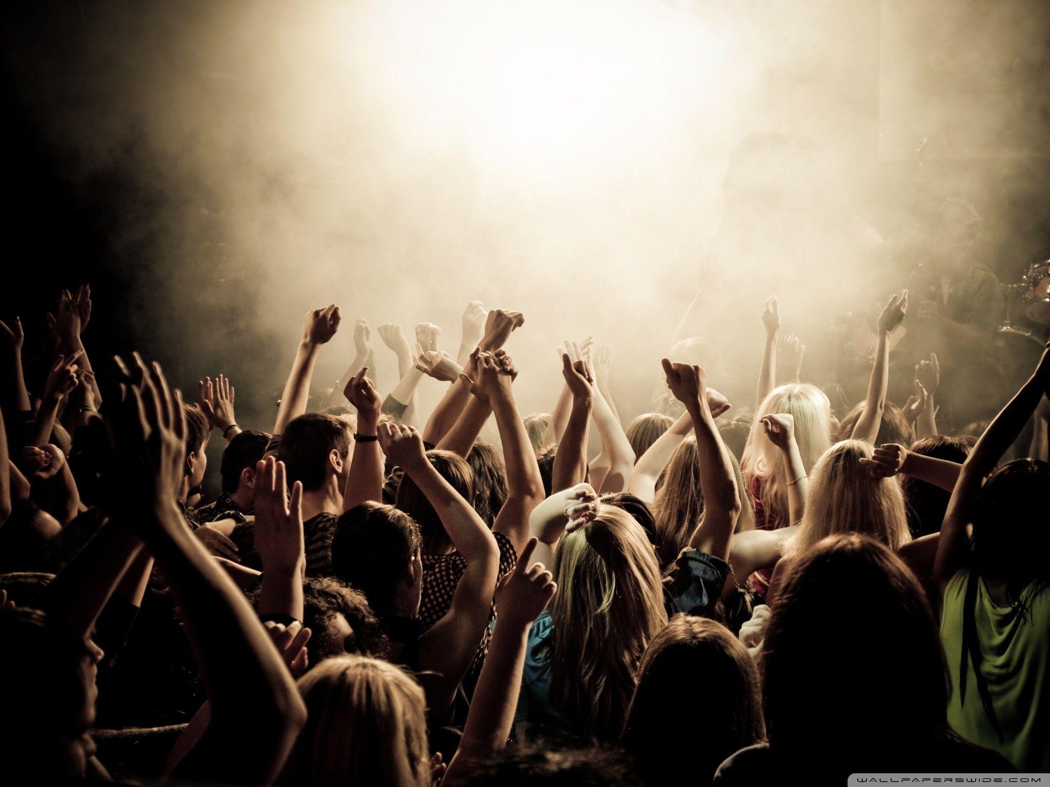 Crowd Wallpapers - Top Free Crowd Backgrounds - WallpaperAccess