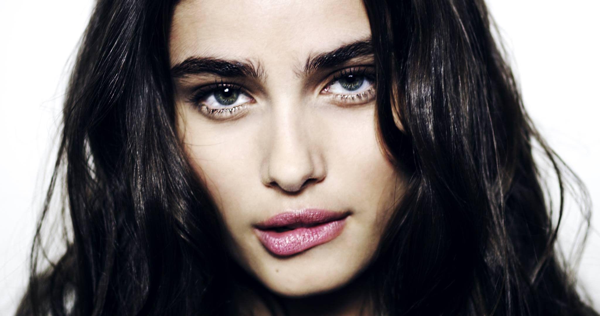 2048x1080 Taylor Hill Wallpaper Image Photo Picture Background