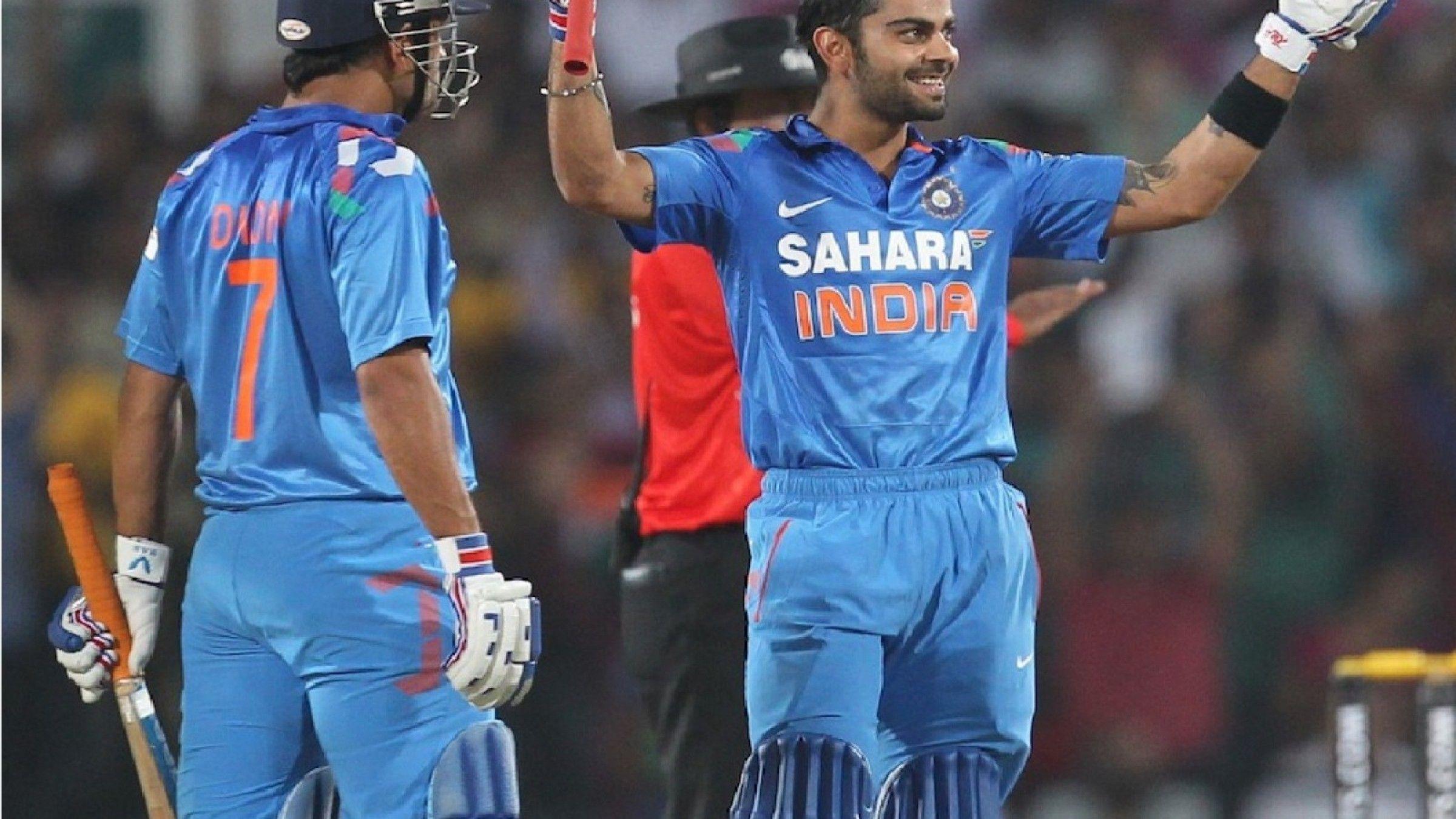 2400x1350 Download 2400x1350 Mahendra Singh Dhoni and Virat Kohli