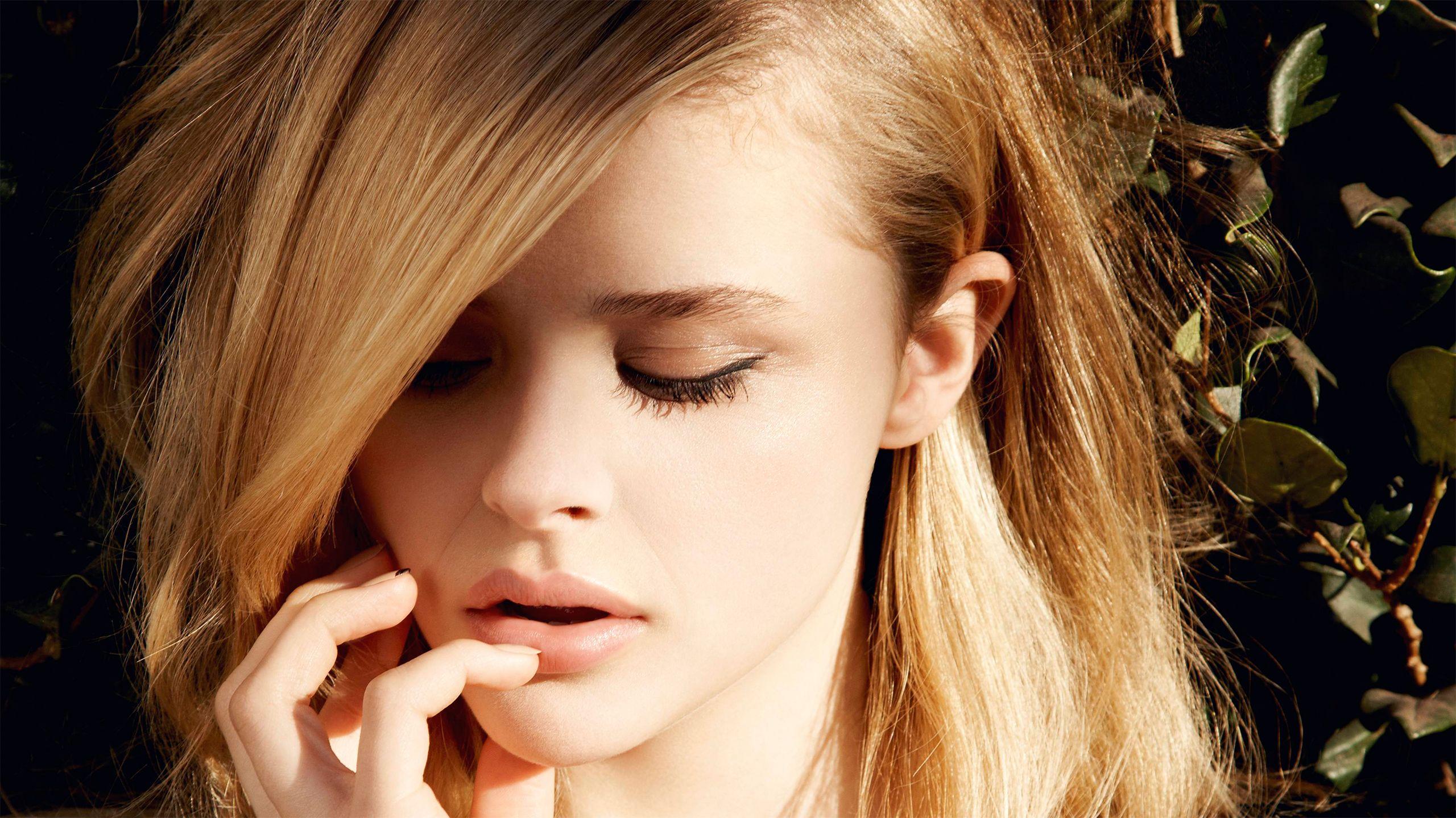 2560x1440 Chloë Grace Moretz Collection (2K)