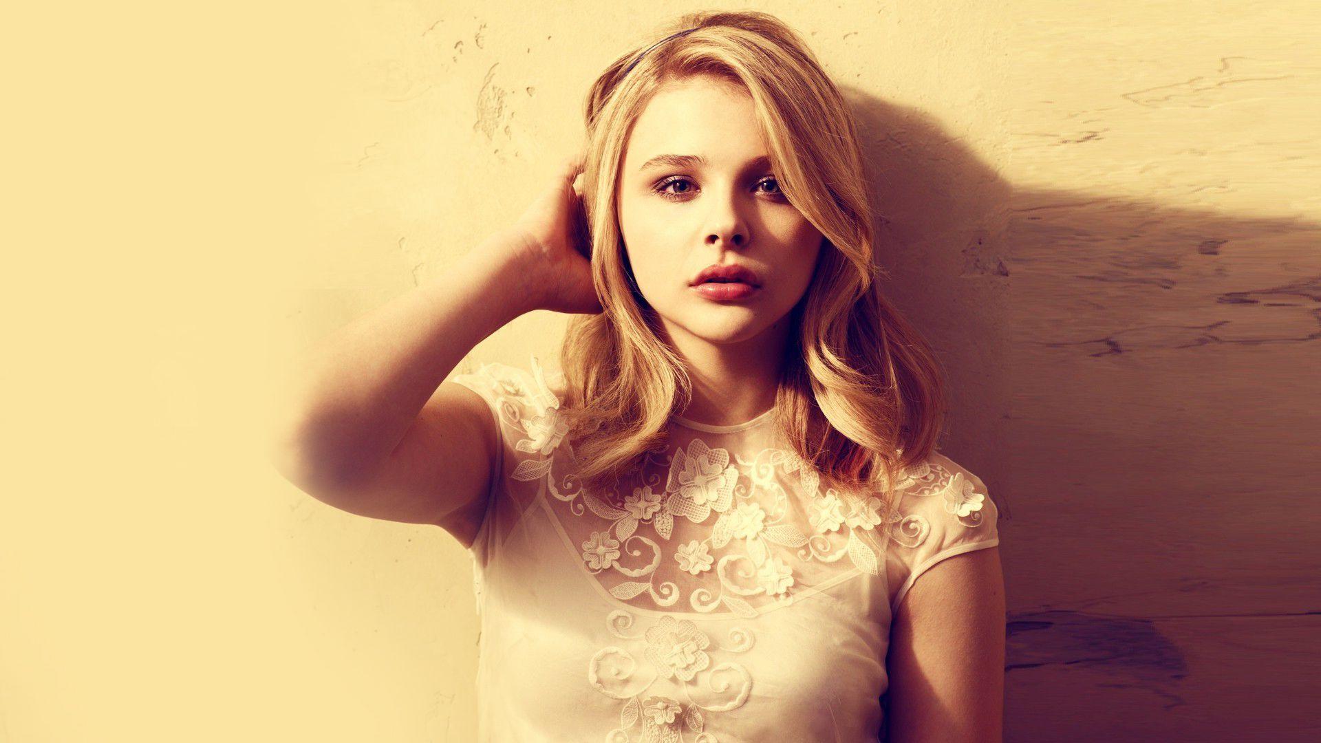 1920x1080 Chloe Moretz Wallpaper