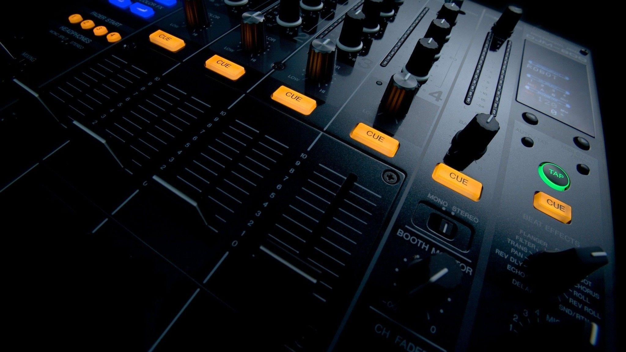 2048x1152 Pioneer DJ Wallpaper
