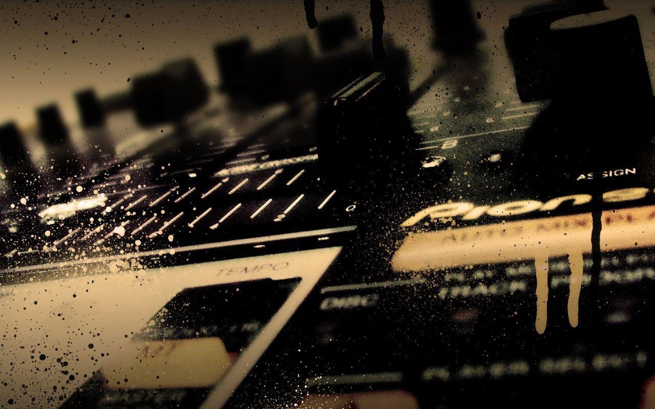 1280x800 Pioneer Desktop Wallpaper