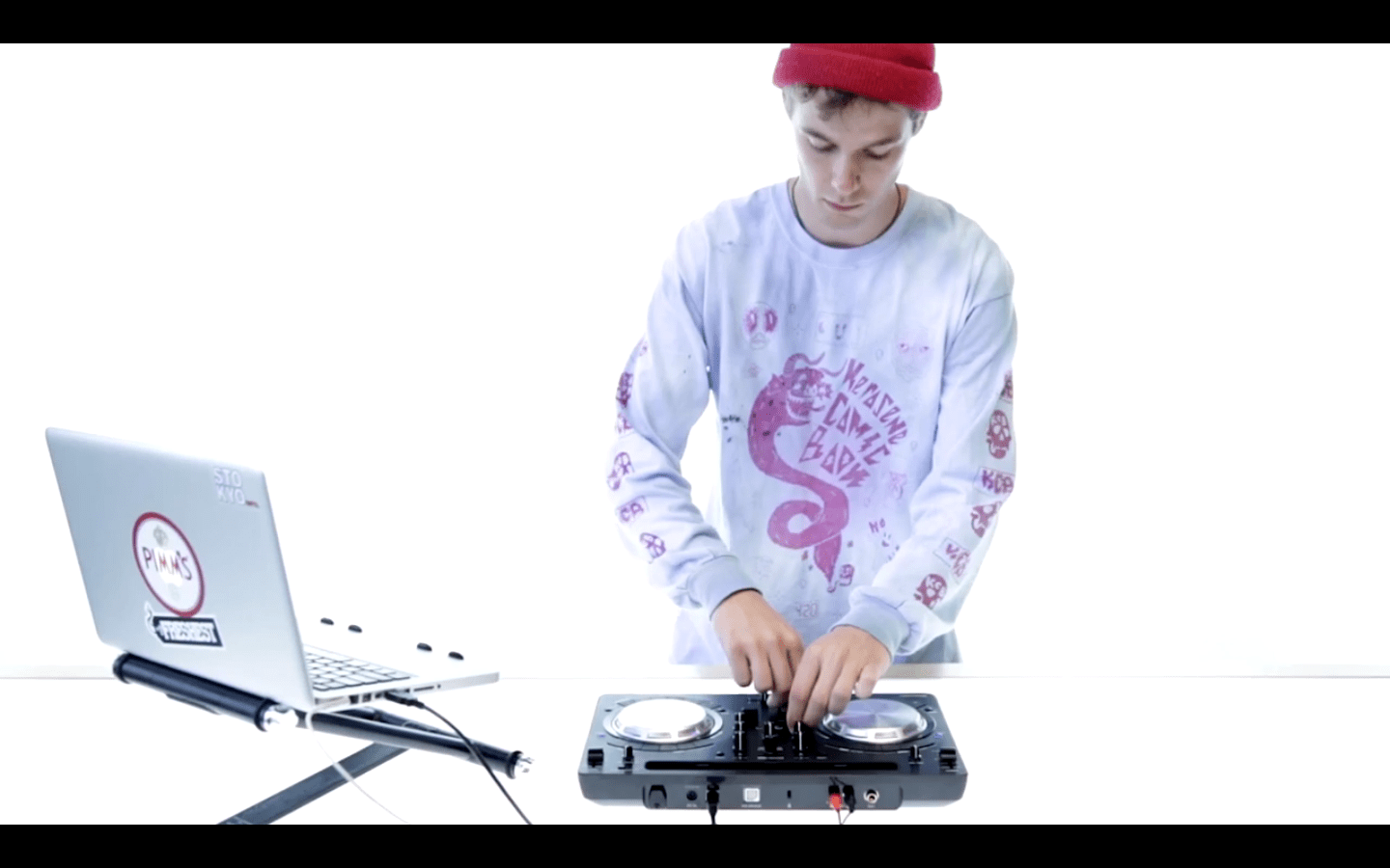 1440x900 Pioneer DDJ WeGO3 + Serato DJ Intro Performance
