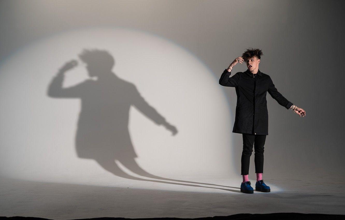 1332x850 Wallpaper guy, singer, Yungblud, British singer image