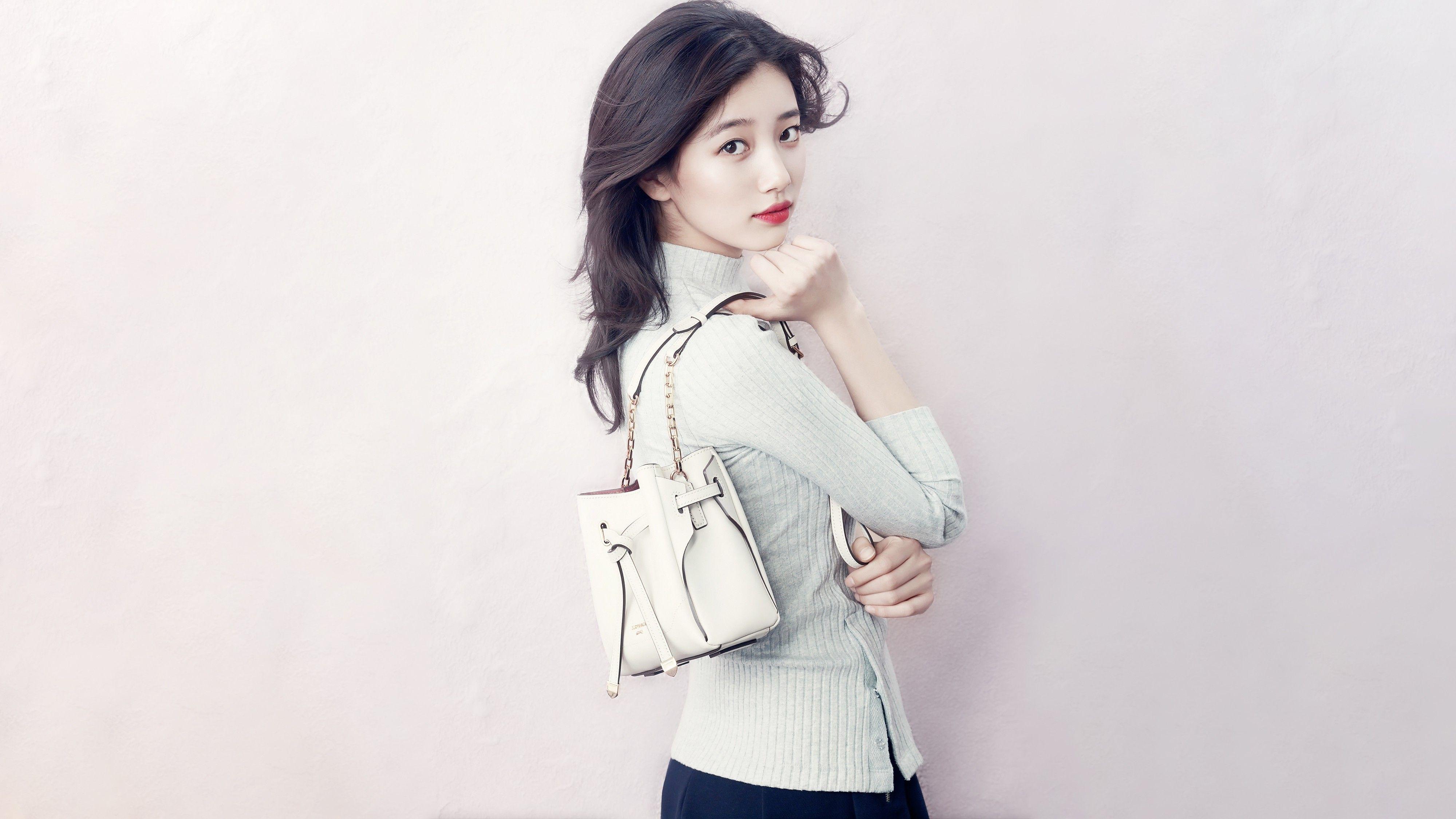 3999x2250 Suzy Wallpaper