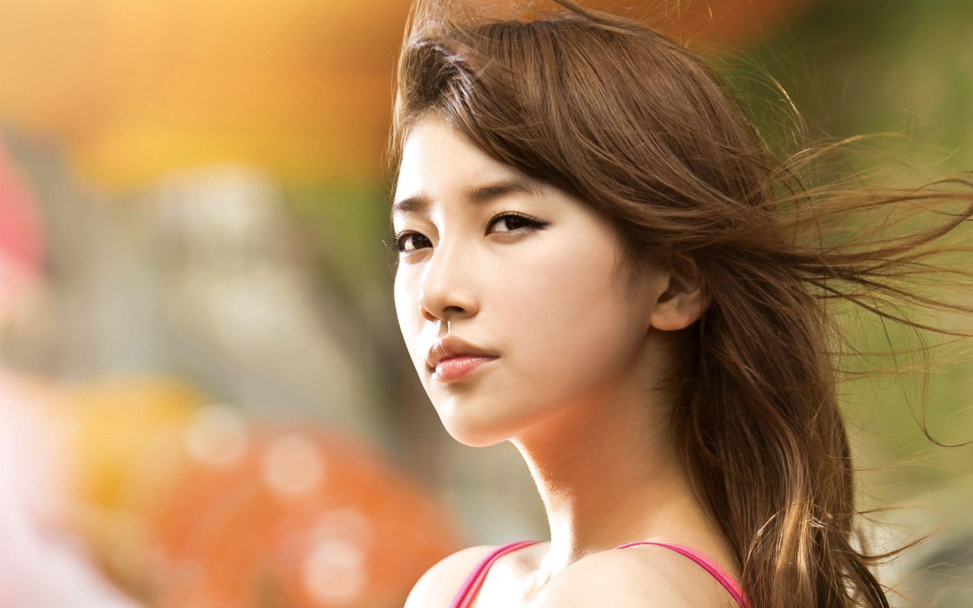 2000x1250 Bae Suzy HD Wallpaper