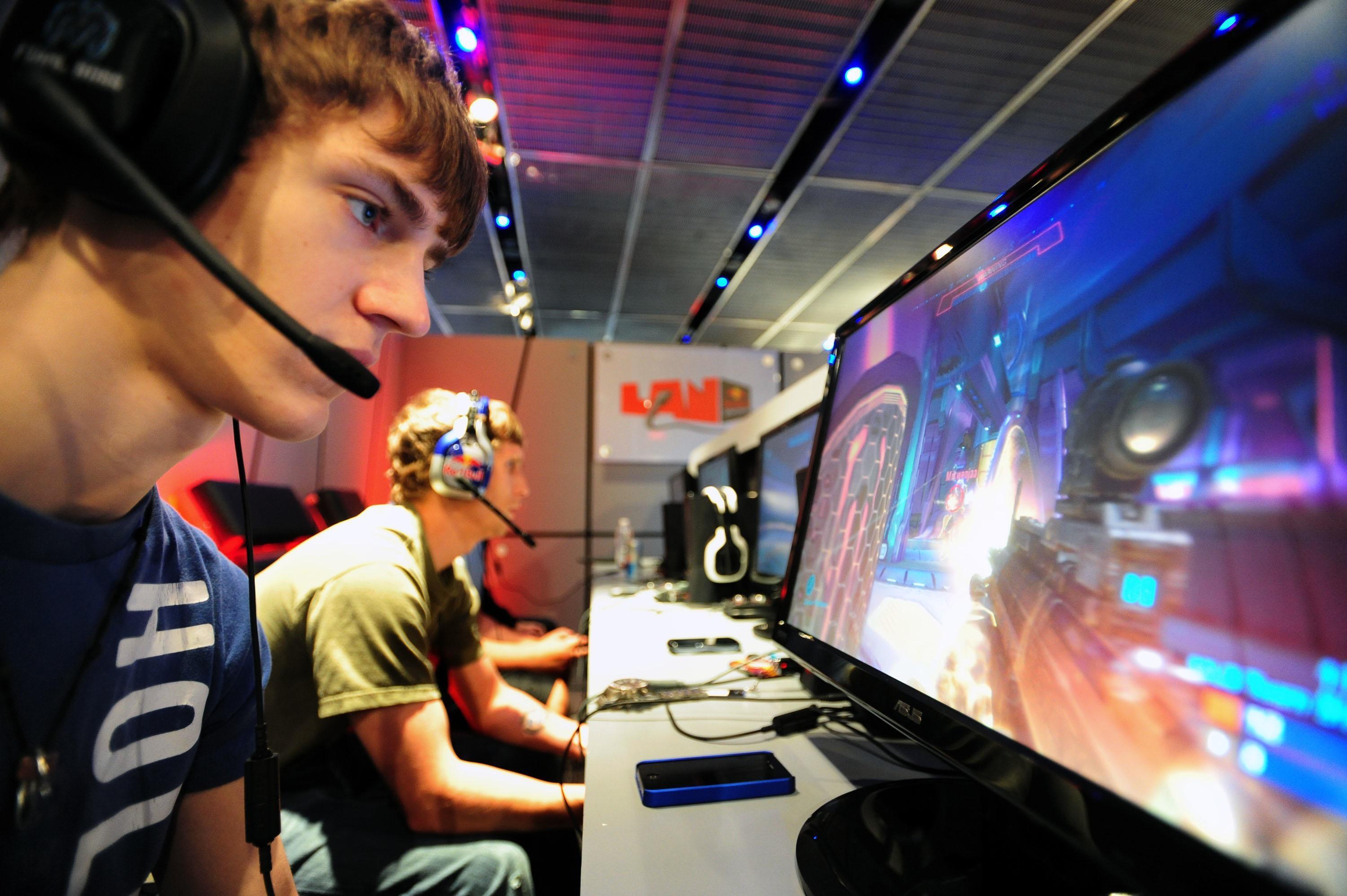 3000x1996 How Fortnite Gamer Ninja Makes Money on Twitch