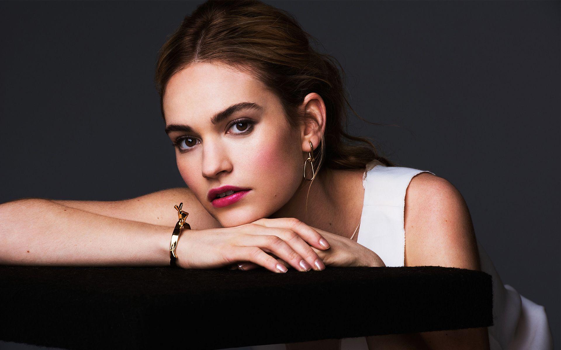 1920x1200 Lily James HD Wallpaper