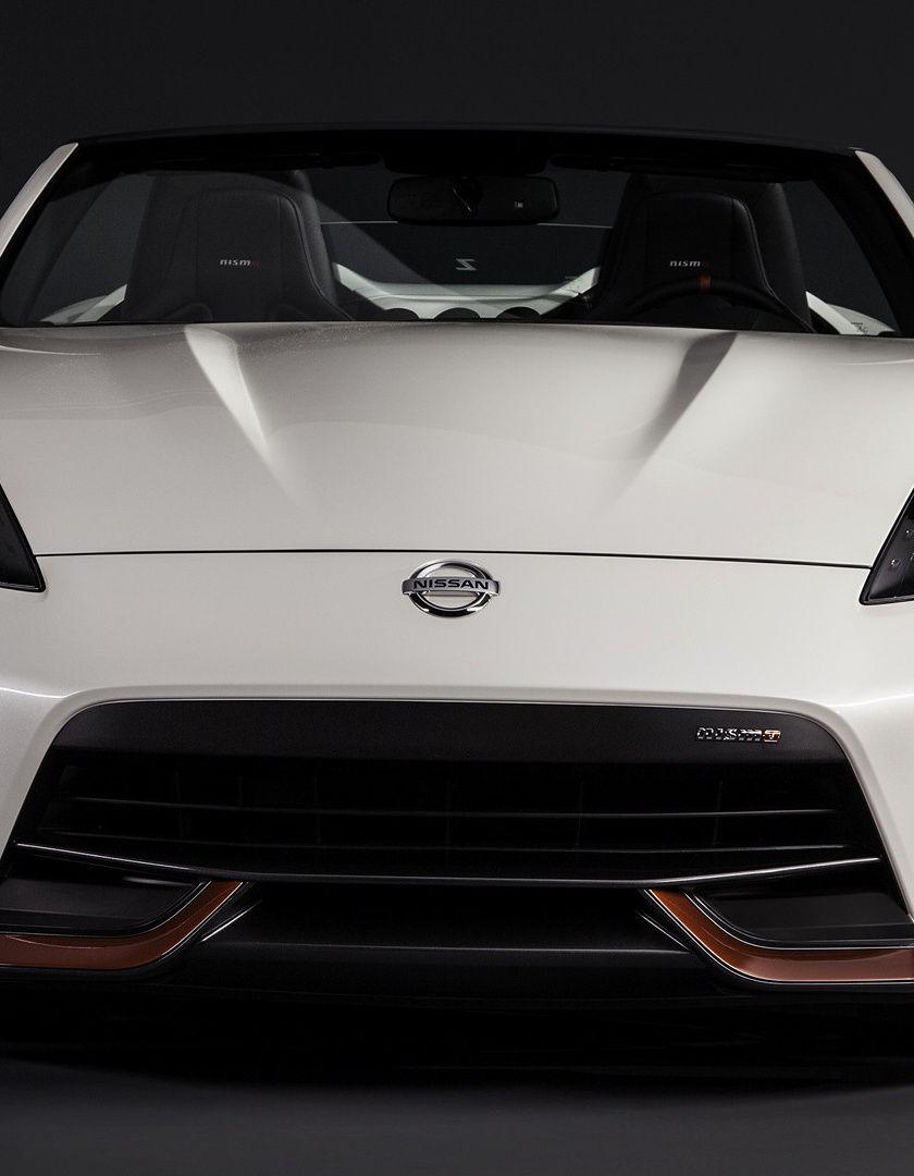 840x1080 Download 840x1336 wallpaper front, nissan 370z nismo