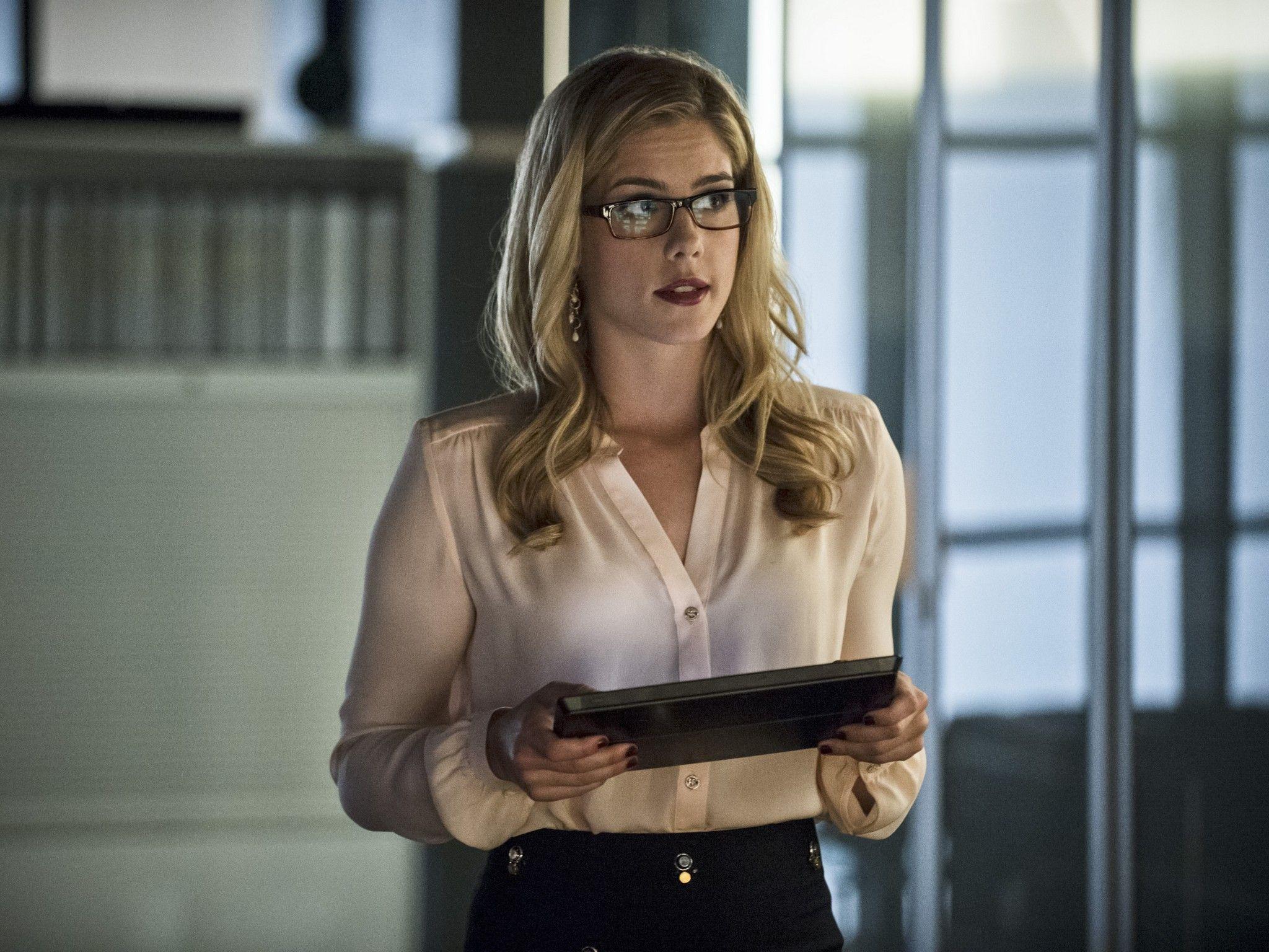 2048x1536 image Of Felicity Arrow Wallpaper Smoak Season 3