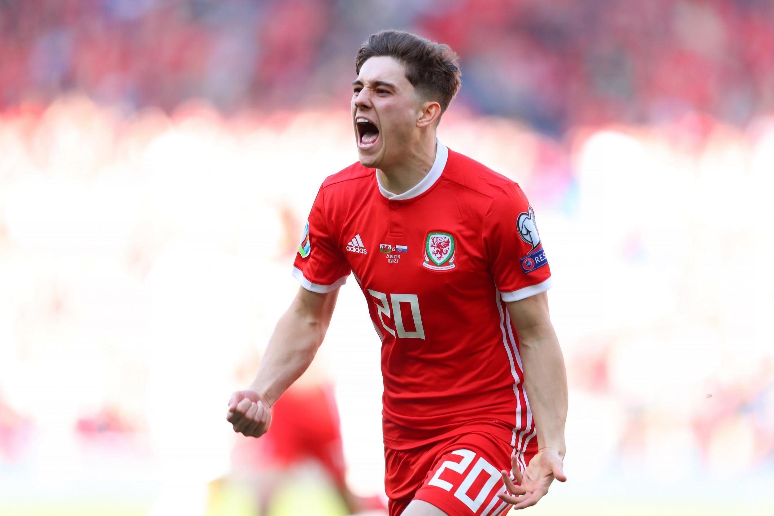 2500x1667 Daniel James Wallpaper