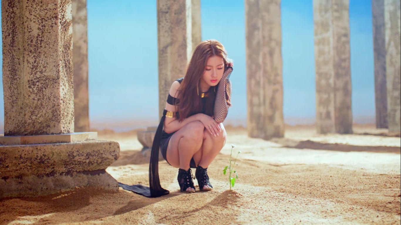 1366x768 Mi Yeon Cho's Feet << WikiFeet