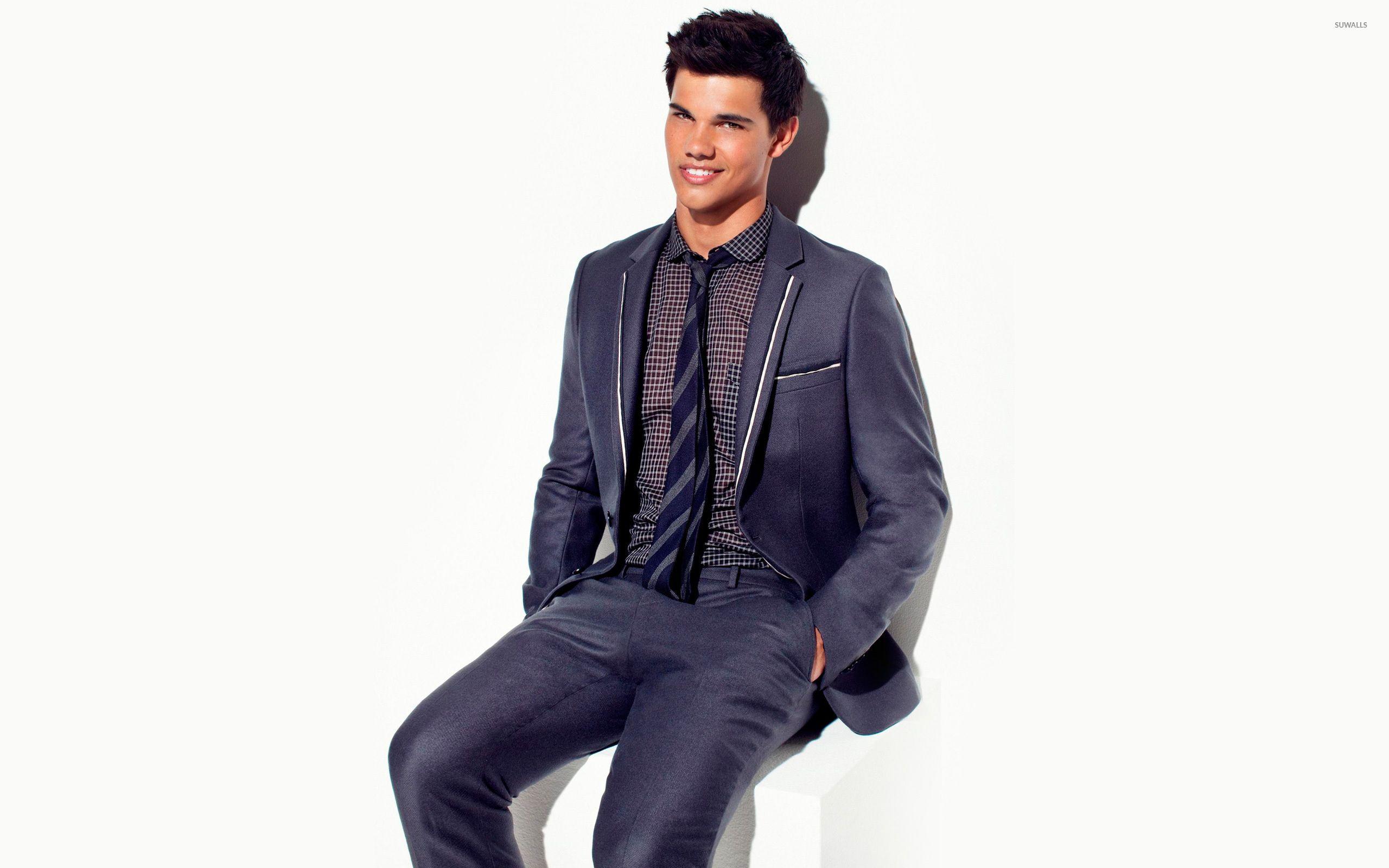 2560x1600 Taylor Lautner wallpaper celebrity wallpaper