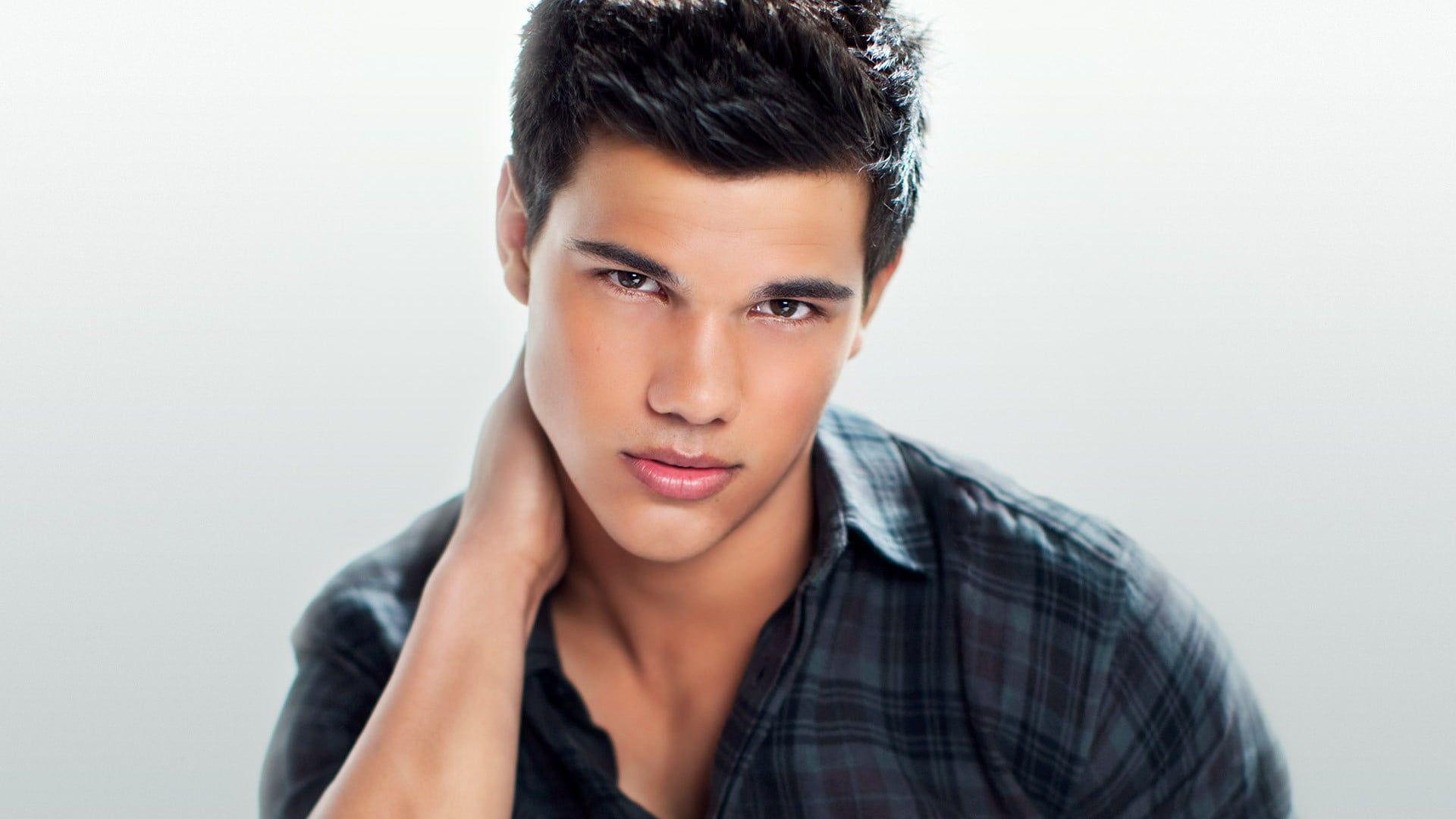 1920x1080 Men's blue and white plaid dress shirt, Taylor Lautner HD