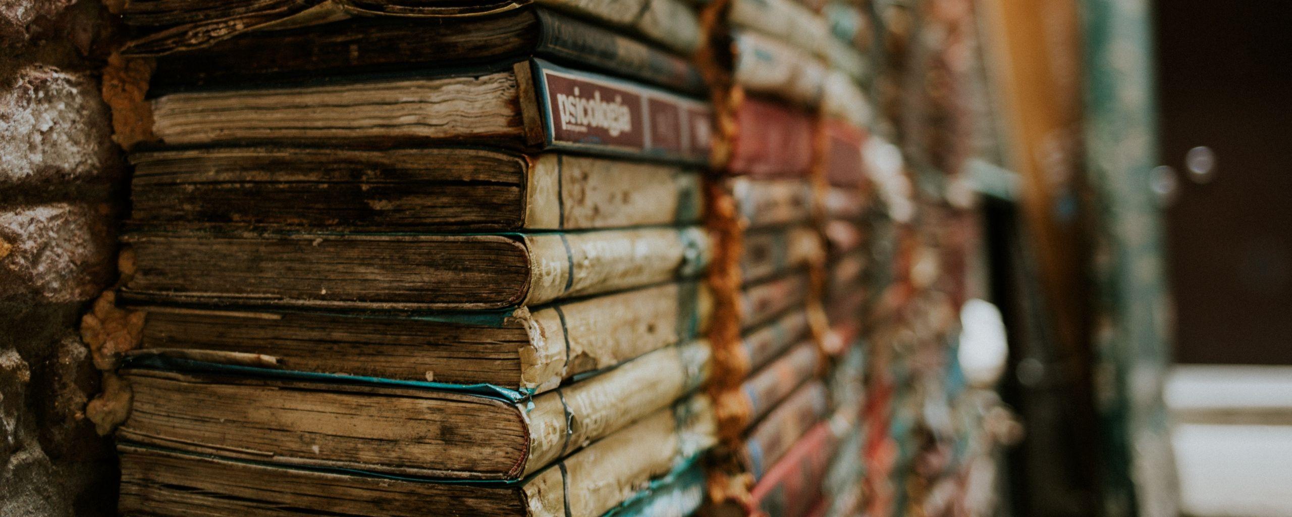 2560x1024 Download wallpaper 2560x1024 books, old, reading, bunch