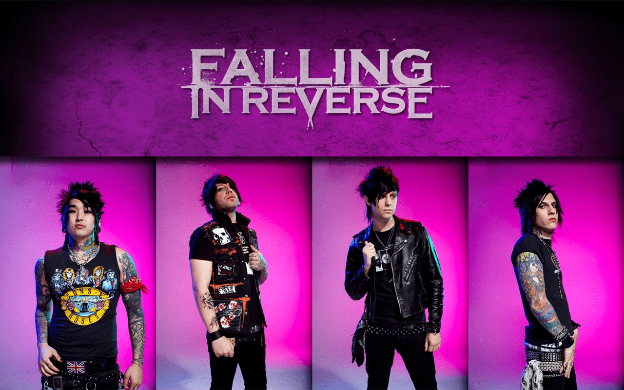 Falling in reverse текст. Ронни Радке 2018. Ронни Радке 2020. Группа Falling in Reverse 2021. Солист группы Falling in Reverse.