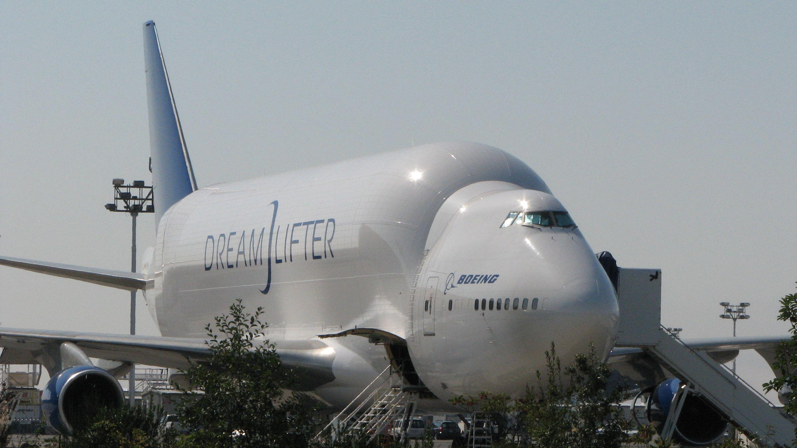 2560x1440 Boeing 747 Dreamlifter HD Wallpaper. Background Image