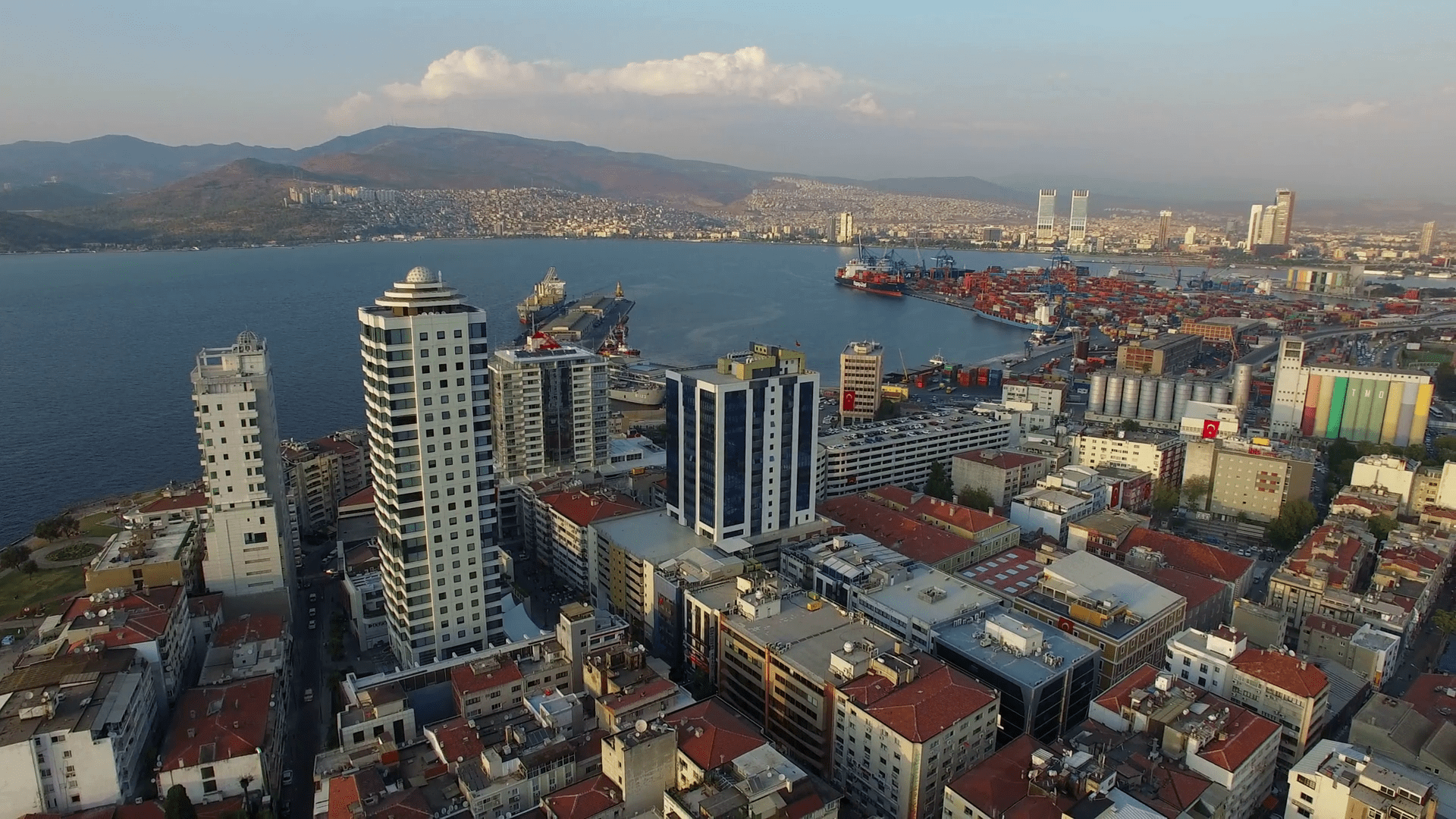 1920x1080 Izmir City Center With Coastline, Ferries And Fair