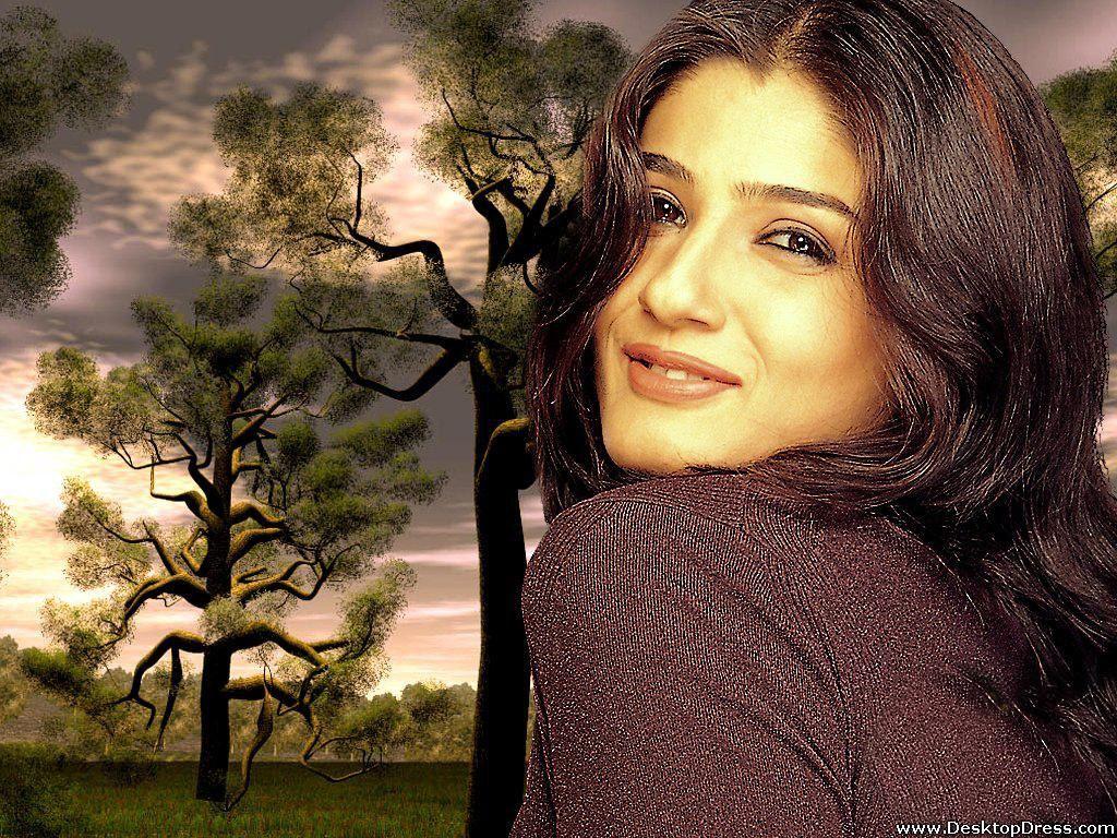 1024x768 Desktop Wallpaper Bollywood Background Raveena Tandon
