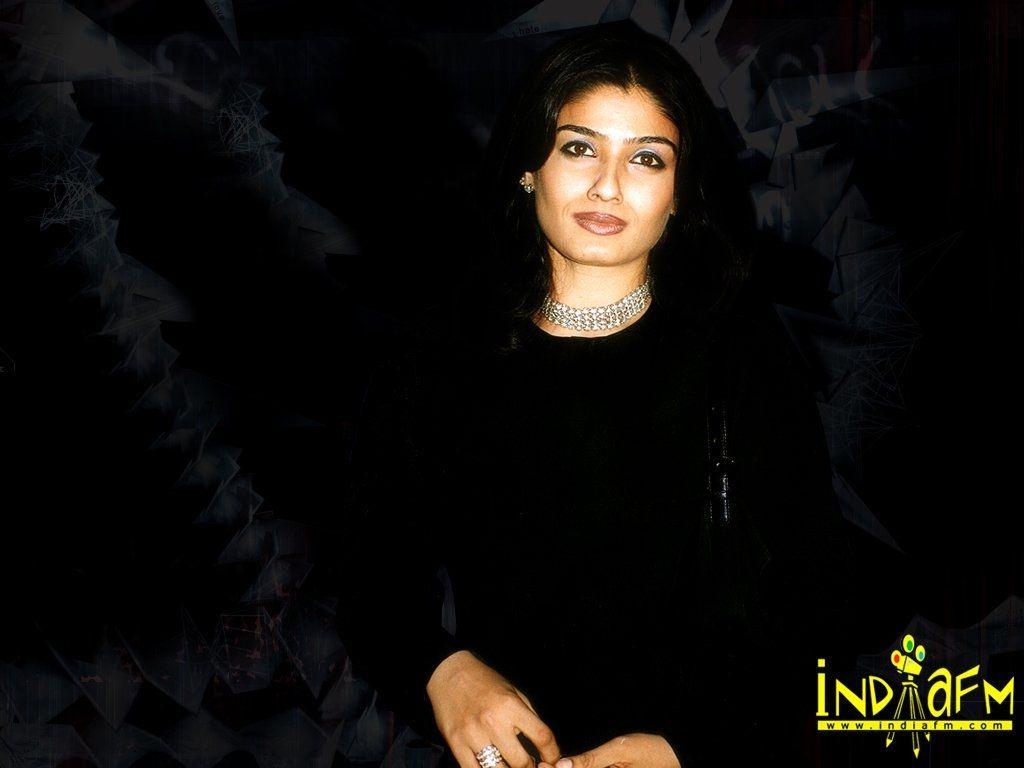 1024x768 Raveena Tandon HQ Wallpaper. Raveena Tandon Wallpaper