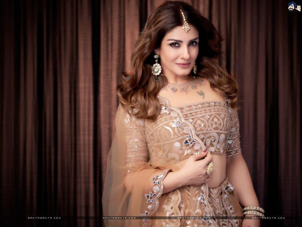 1024x768 Hot Bollywood Heroines & Actresses HD Wallpaper I Indian