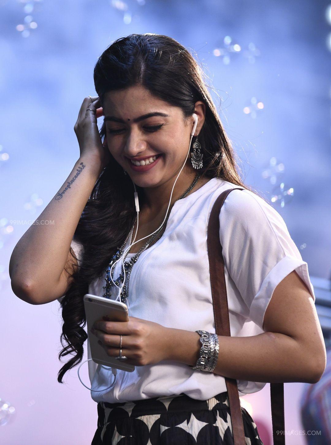 1080x1453 Rashmika Mandanna Beautiful HD Photo & Mobile