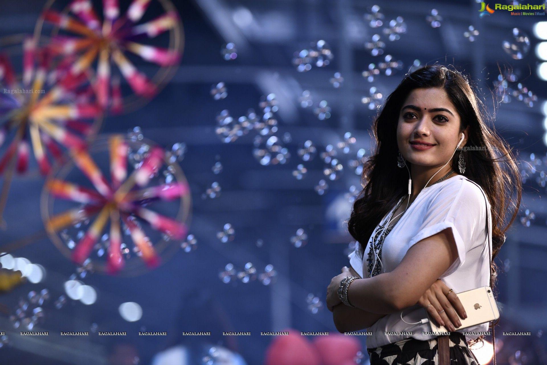 1920x1280 Rashmika Mandanna in Devadas (HD Photo) Image 1. Tollywood