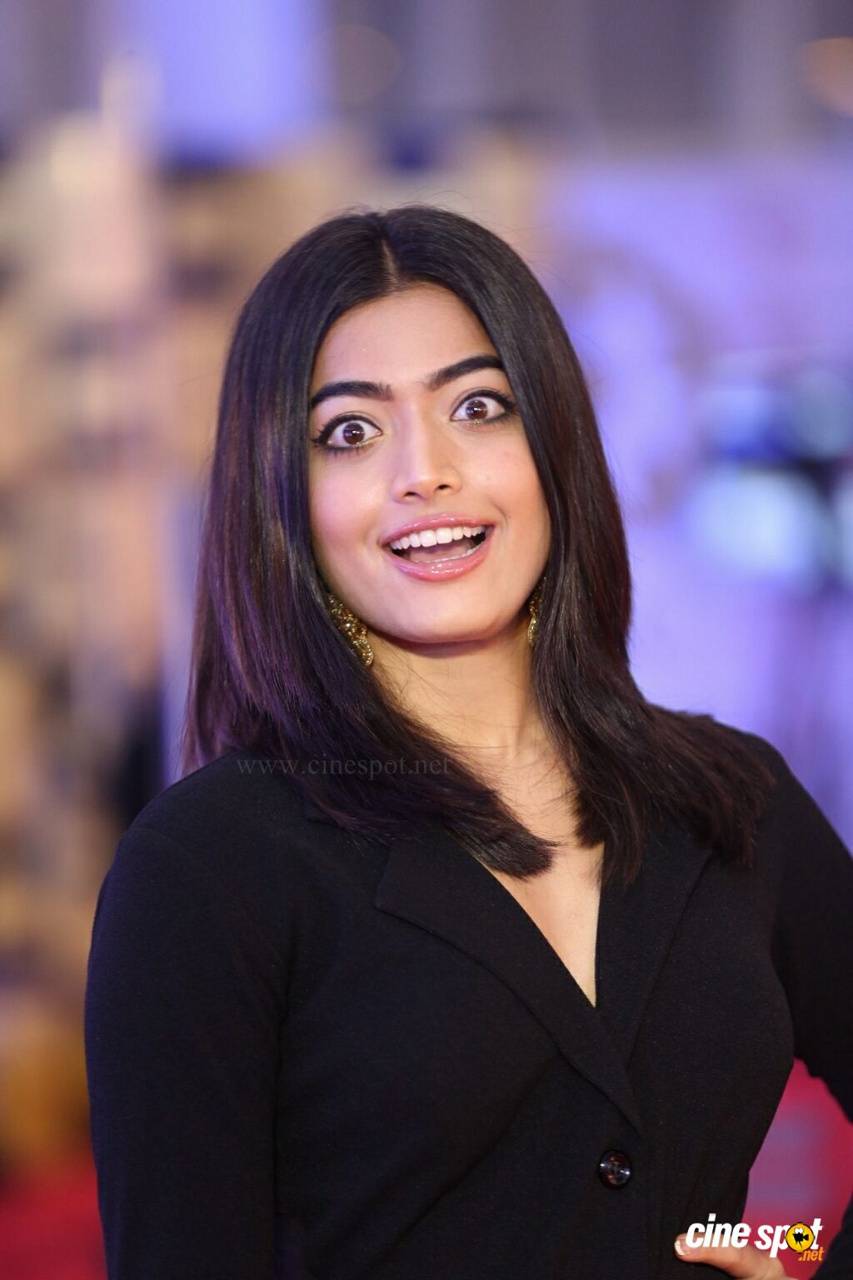 853x1280 rashmika mandanna wallpaper