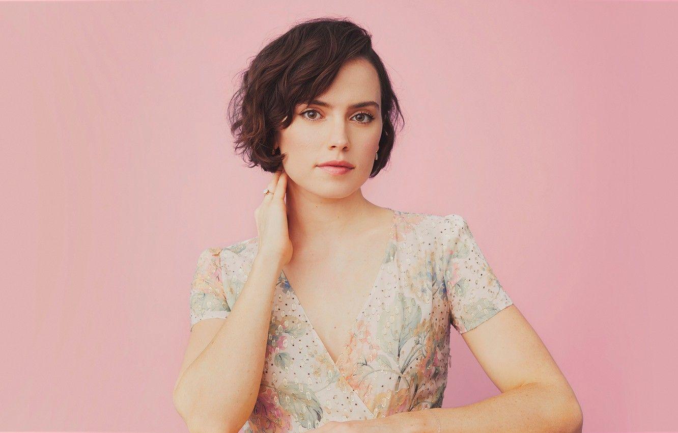 1332x850 Wallpaper look, girl, photo, portrait, blouse, Daisy Ridley