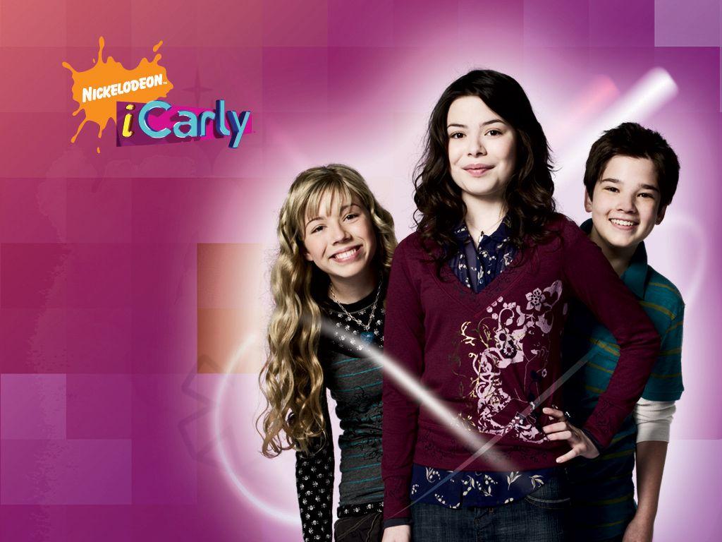 1024x768 Miranda Cosgrove Cosgrove in iCarly Wallpaper 3