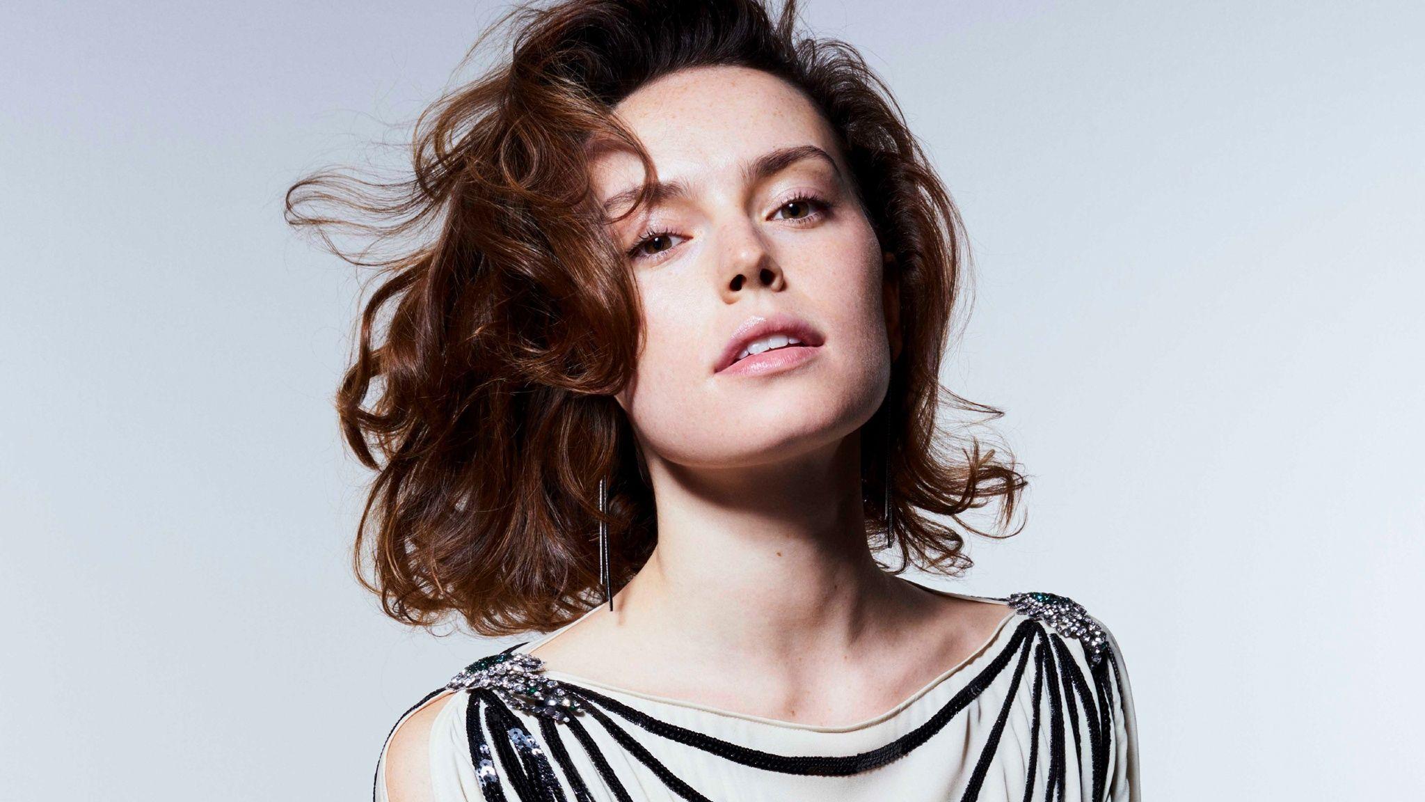2048x1152 Daisy Ridley Brunette English Actress 2048x1152