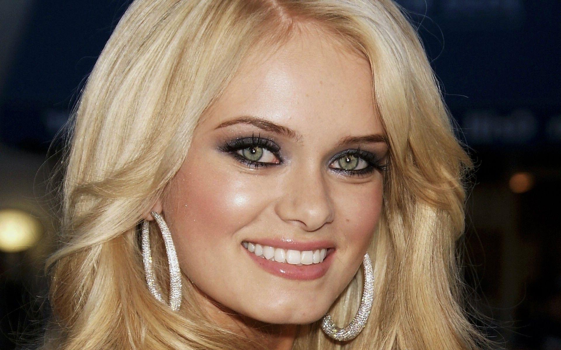 Sara Paxton Wallpapers Top Free Sara Paxton Backgrounds Wallpaperaccess