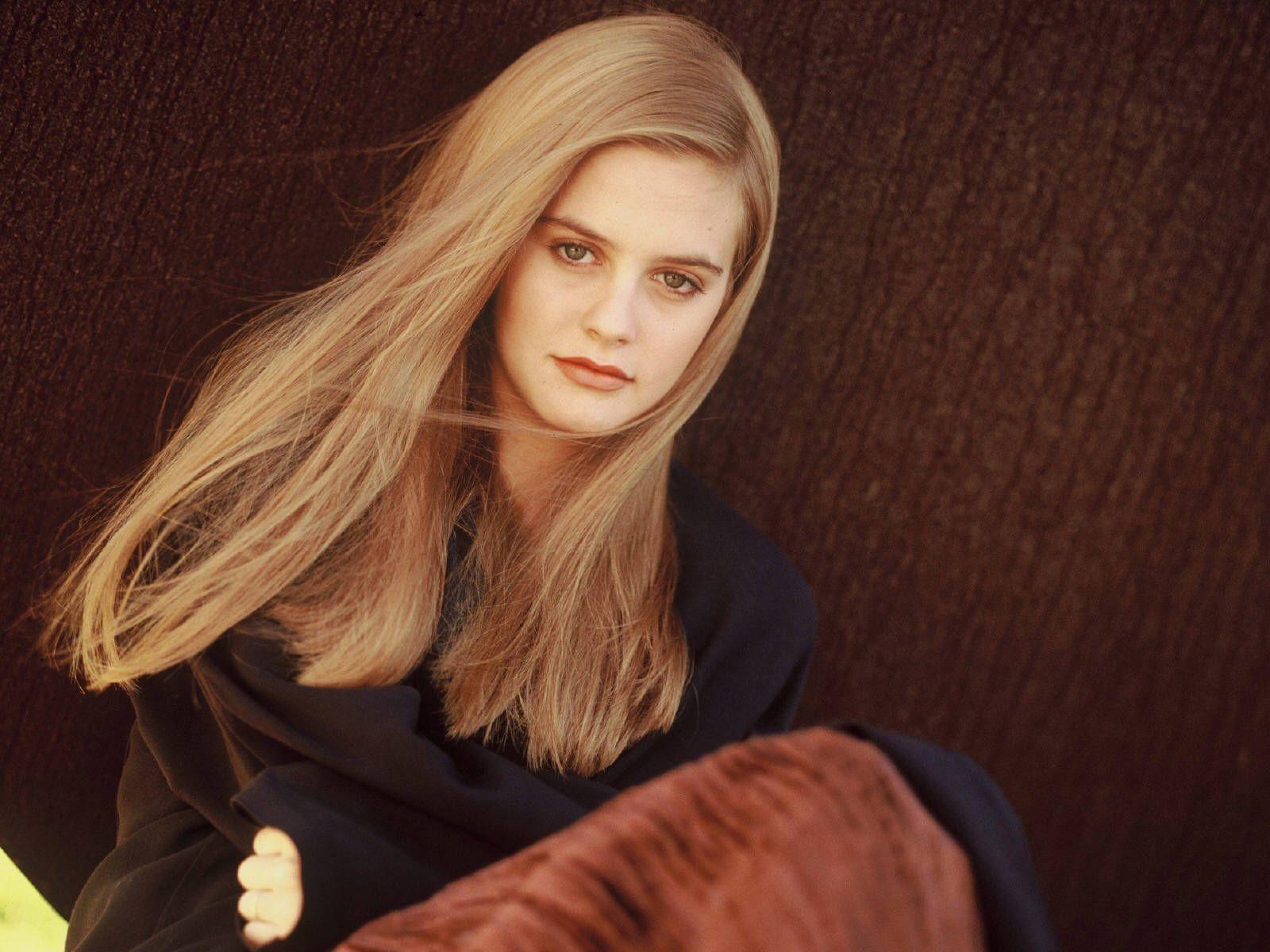 1600x1200 Free Alicia Silverstone wallpaperx1200