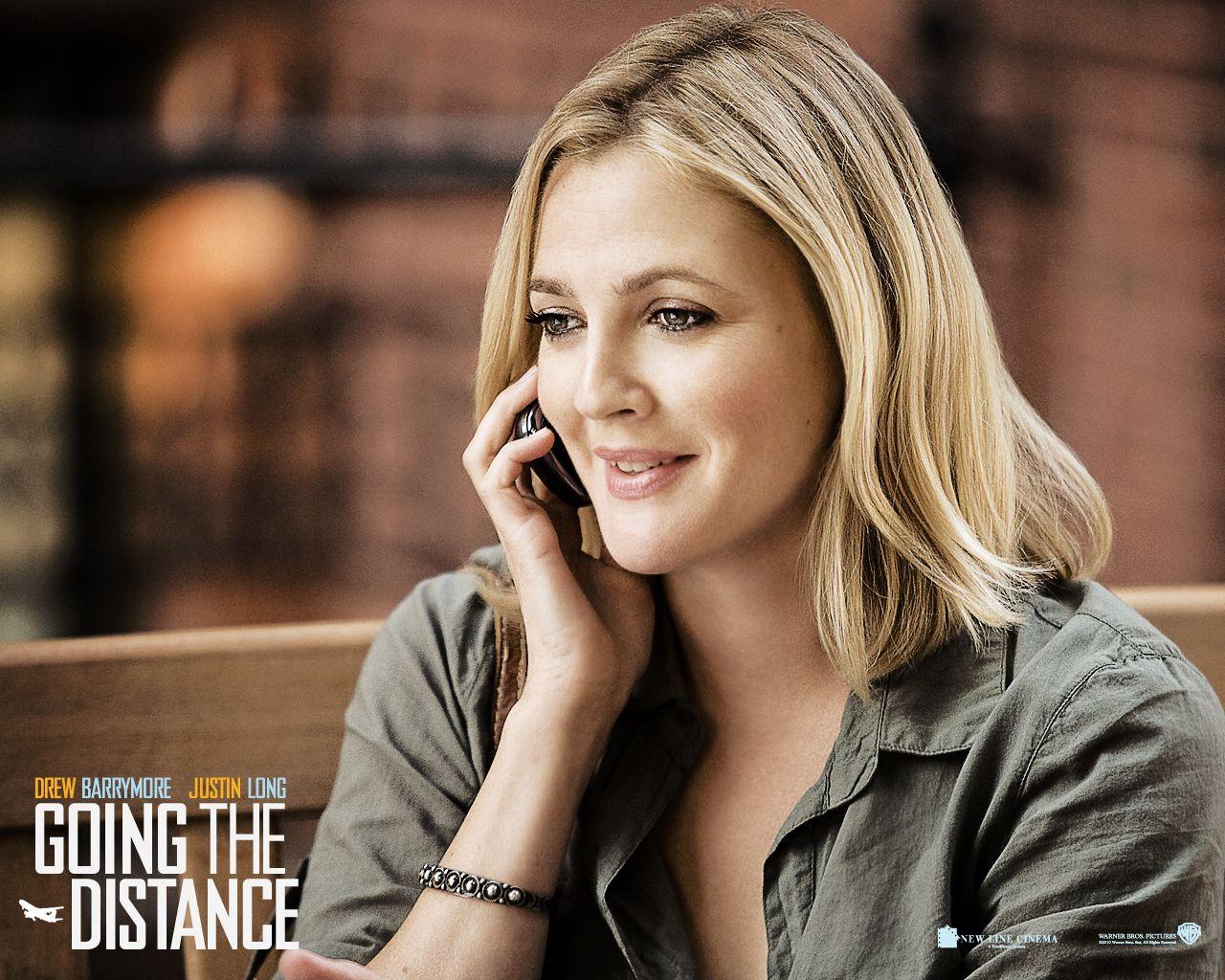 1280x1024 Drew Barrymore in Going the Distance Wallpaper 1 Wallpaper