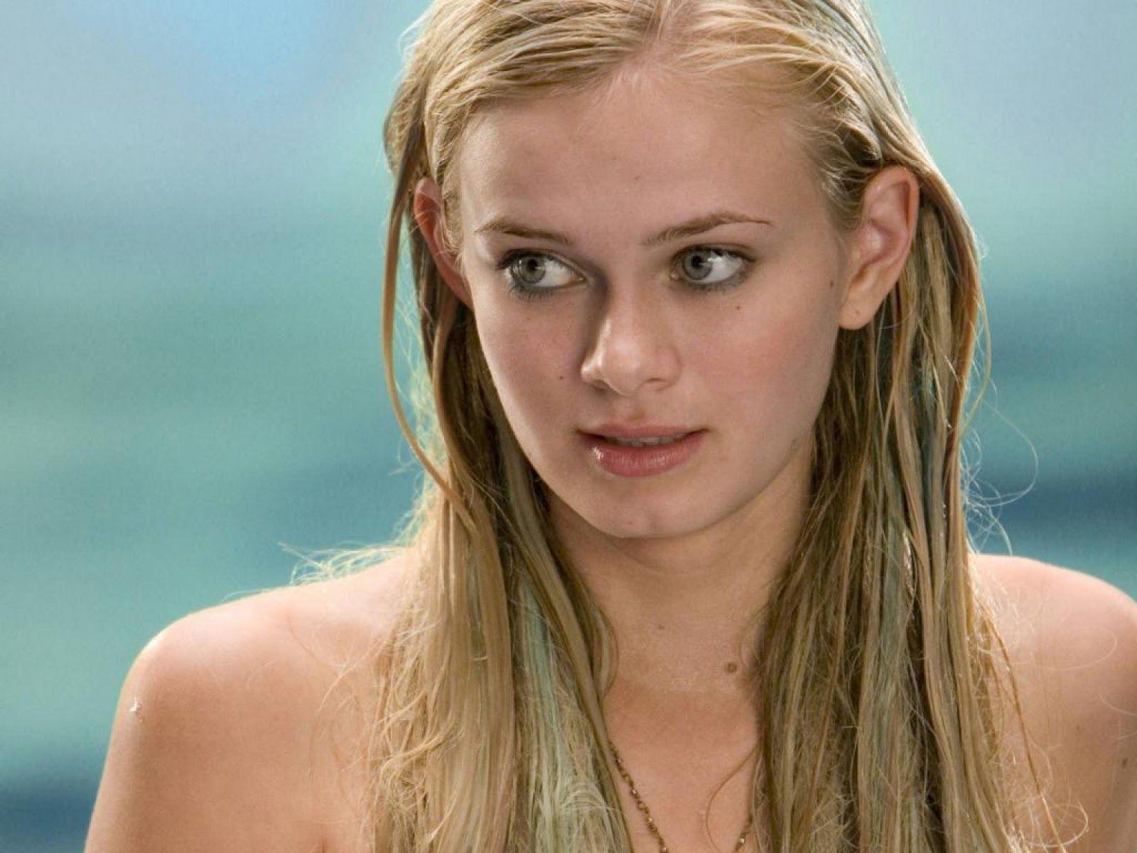 1600x1200 HD Wallpaper: Sara Paxton wallpaper hd
