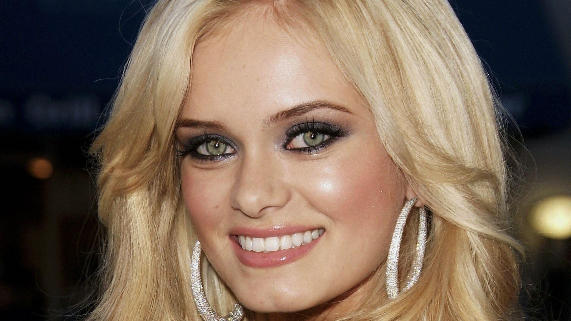 1920x1080 Sara Paxton beautiful wallpaper Wallpaper