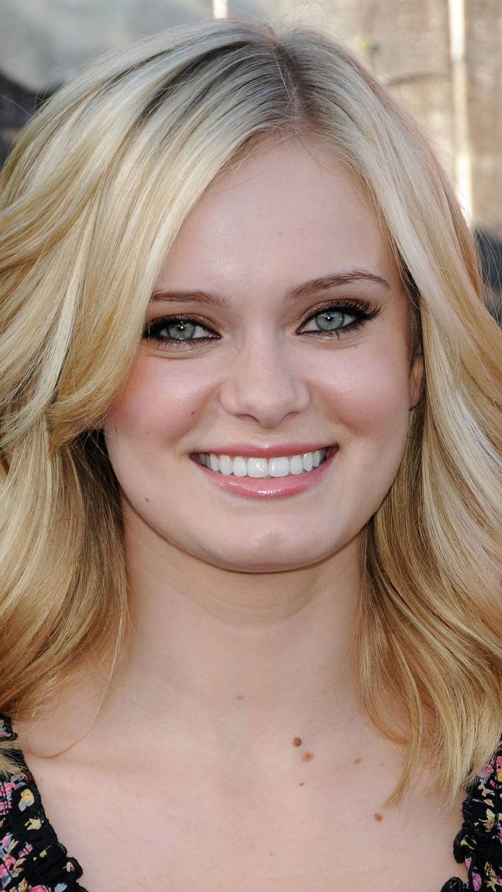 Sara Paxton Wallpapers - Top Free Sara Paxton Backgrounds - WallpaperAccess