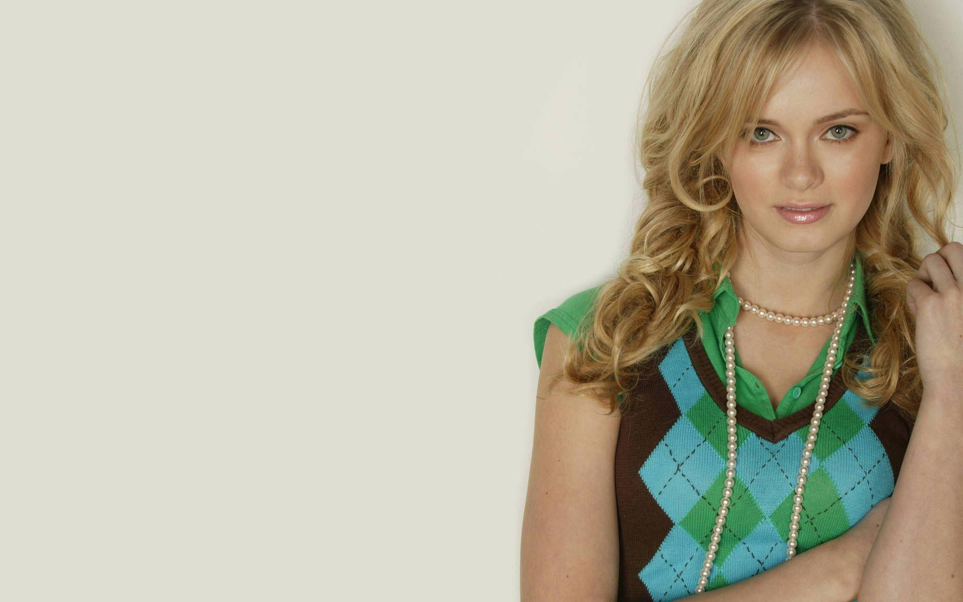 Sara Paxton Wallpapers - Top Free Sara Paxton Backgrounds - WallpaperAccess
