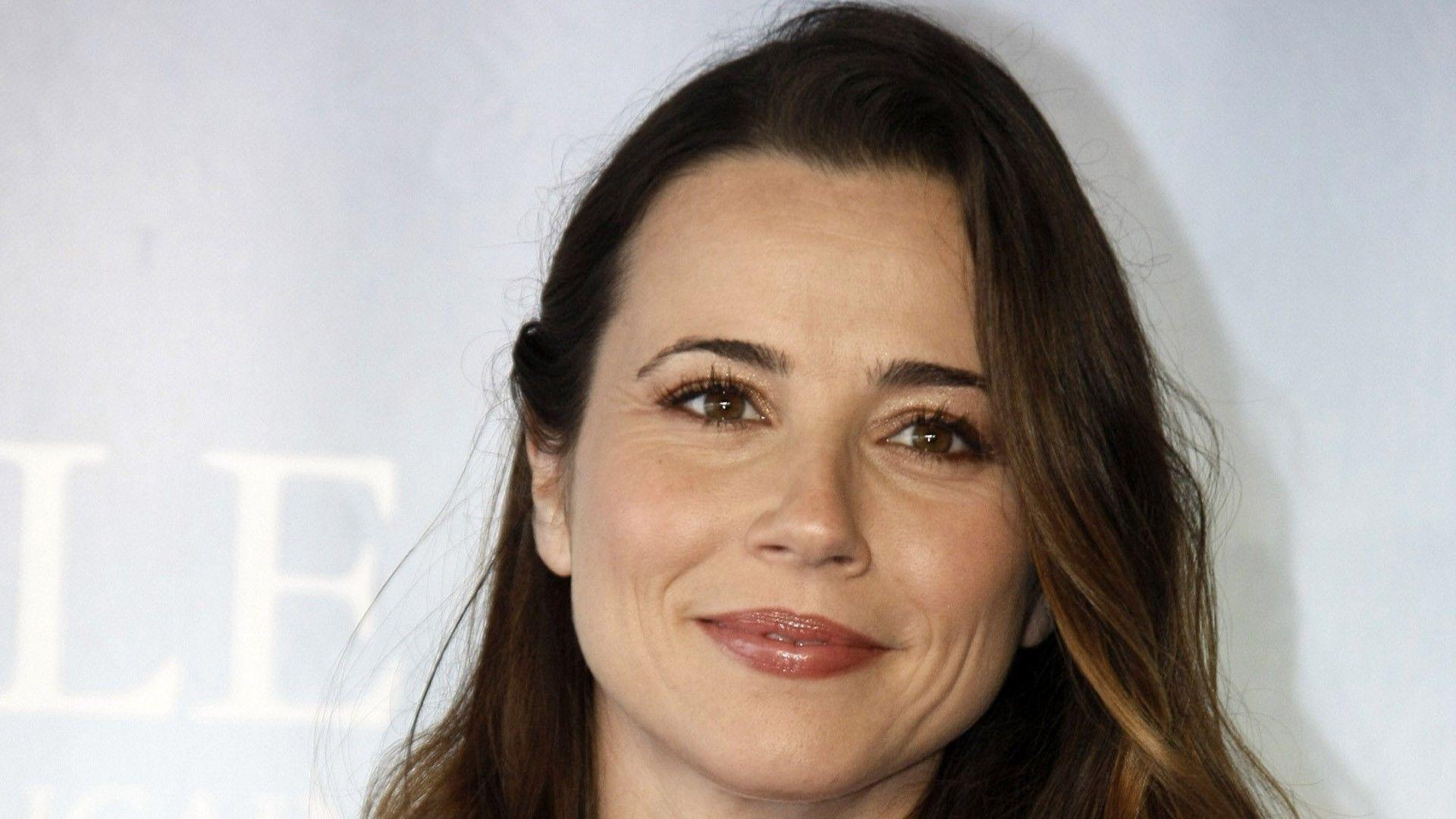 Linda Cardellini Wallpapers - Top Free Linda Cardellini Backgrounds