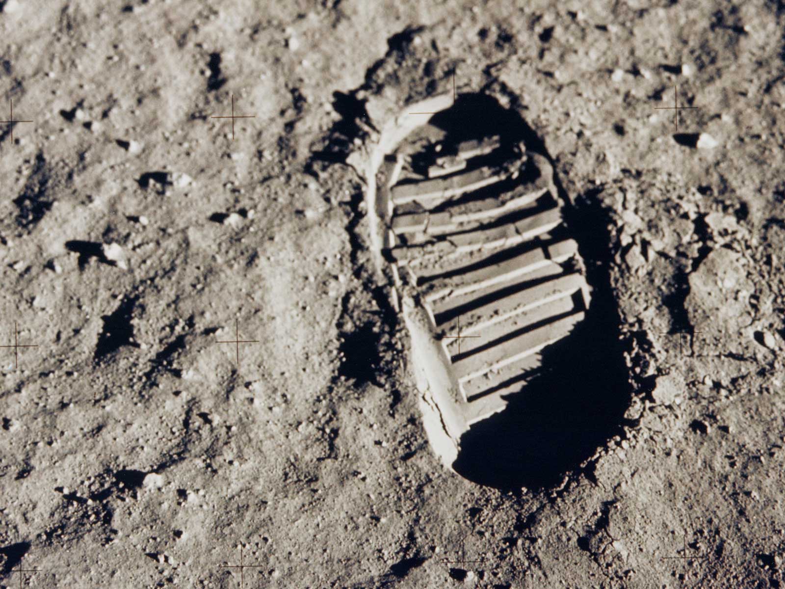 1600x1200 Apollo 11 Wallpaper